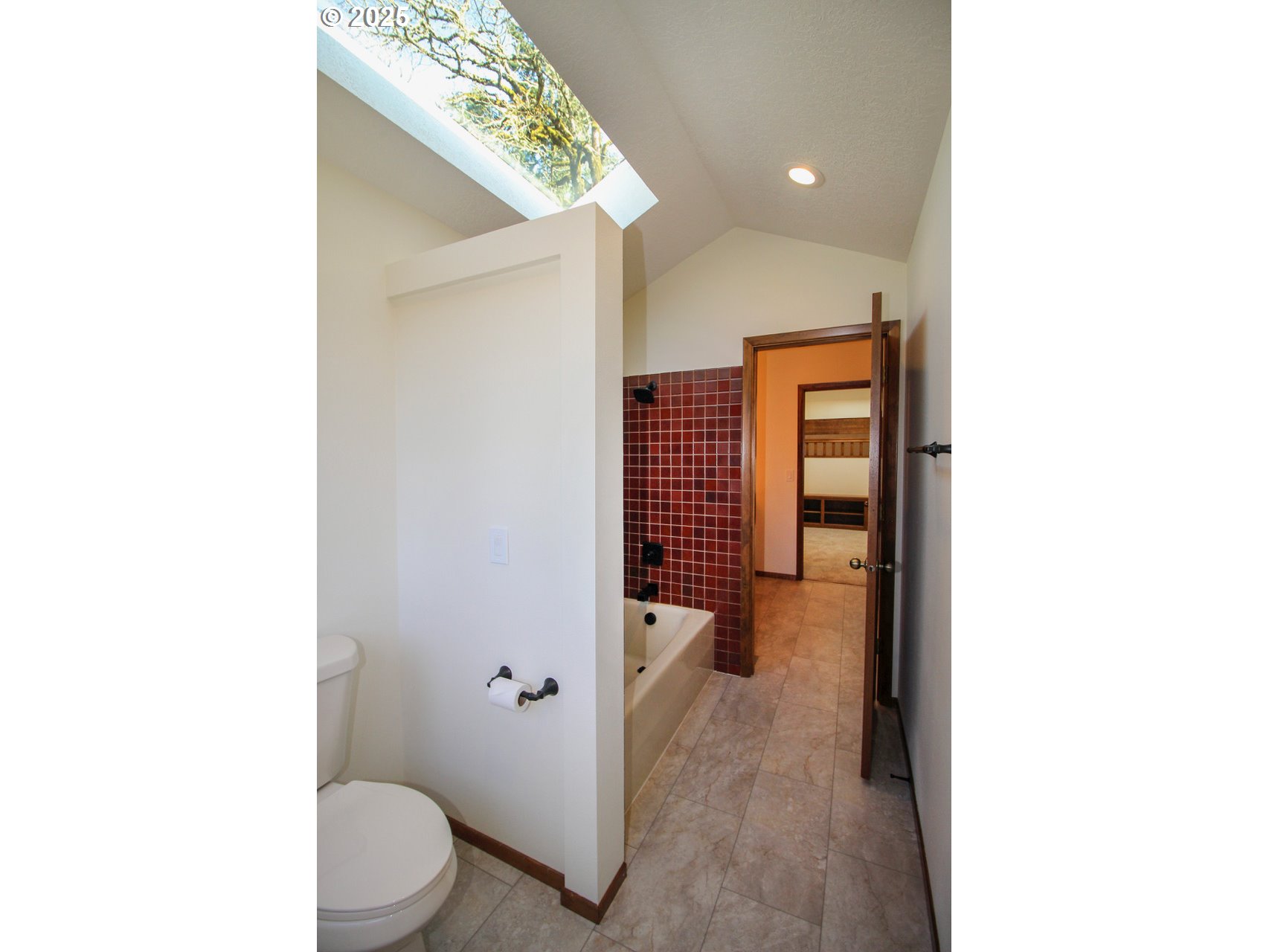 534 NE GERALDINE DR