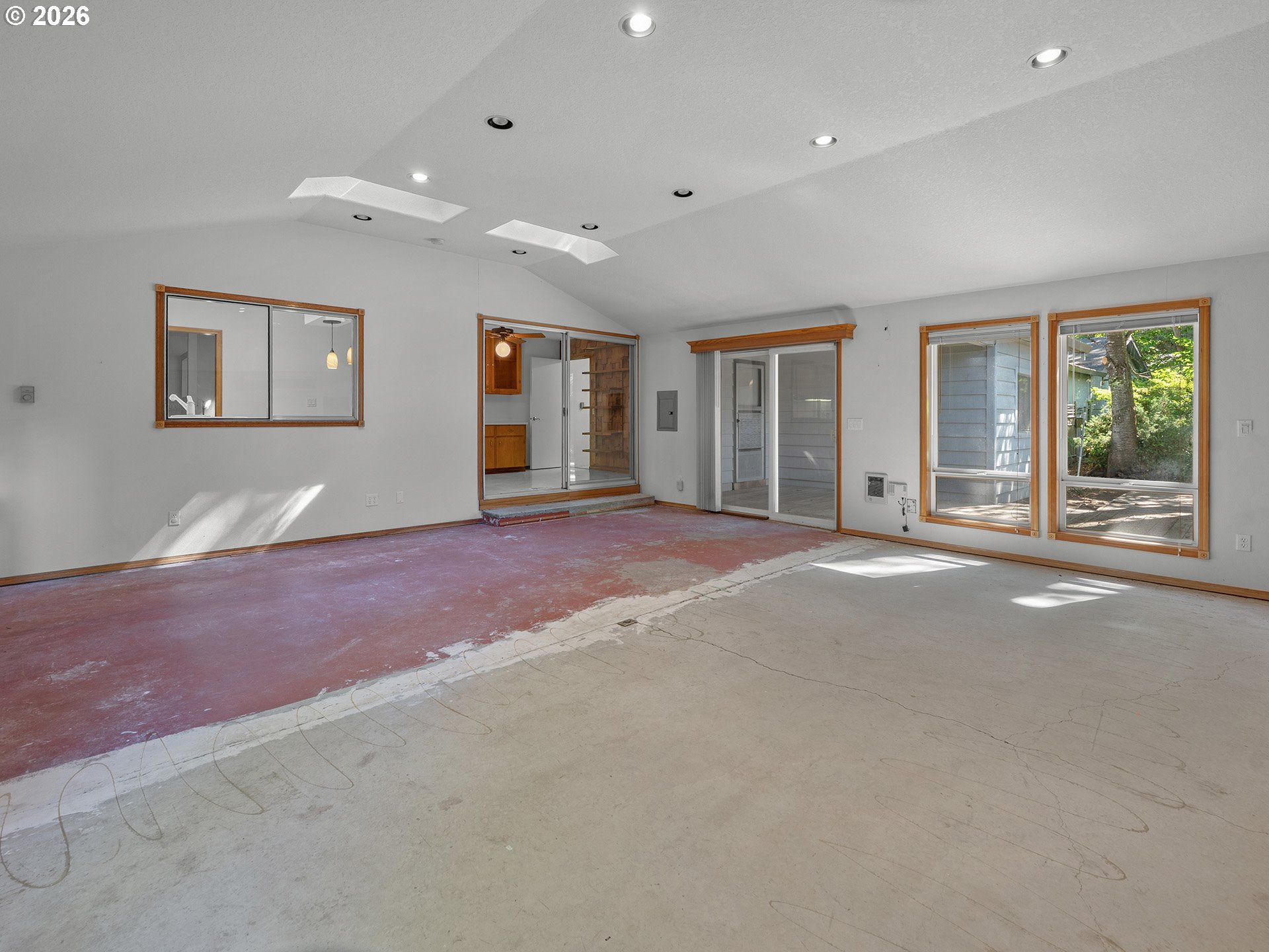 3116 NE BROGDEN ST