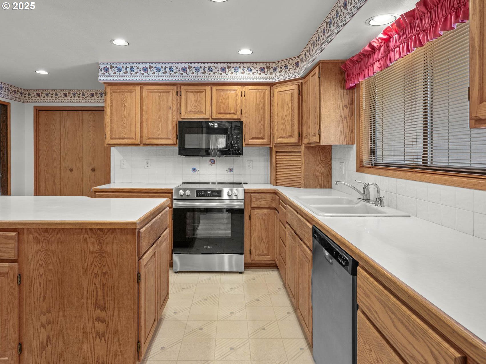 286 NE 18TH AVE