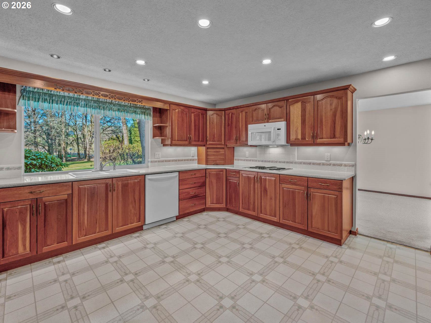 10061 NW VALLEY VISTA RD