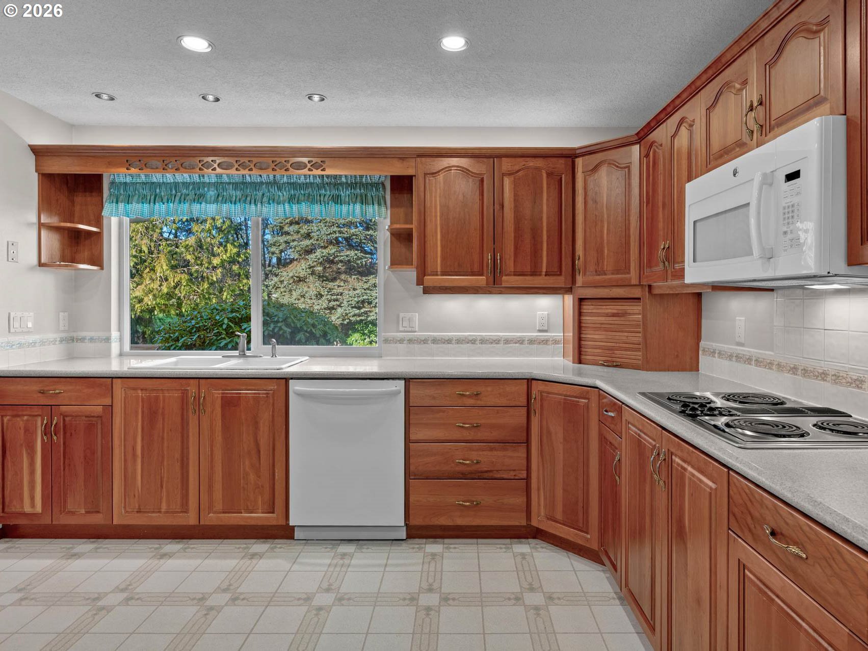 10061 NW VALLEY VISTA RD