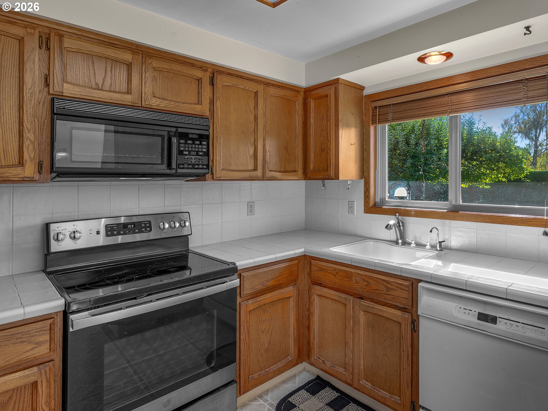 1260 NE OLEANDER LN