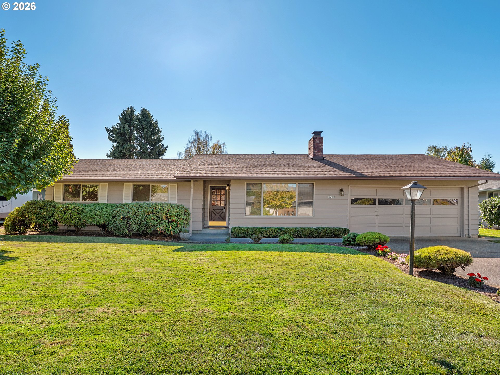 1260 NE OLEANDER LN