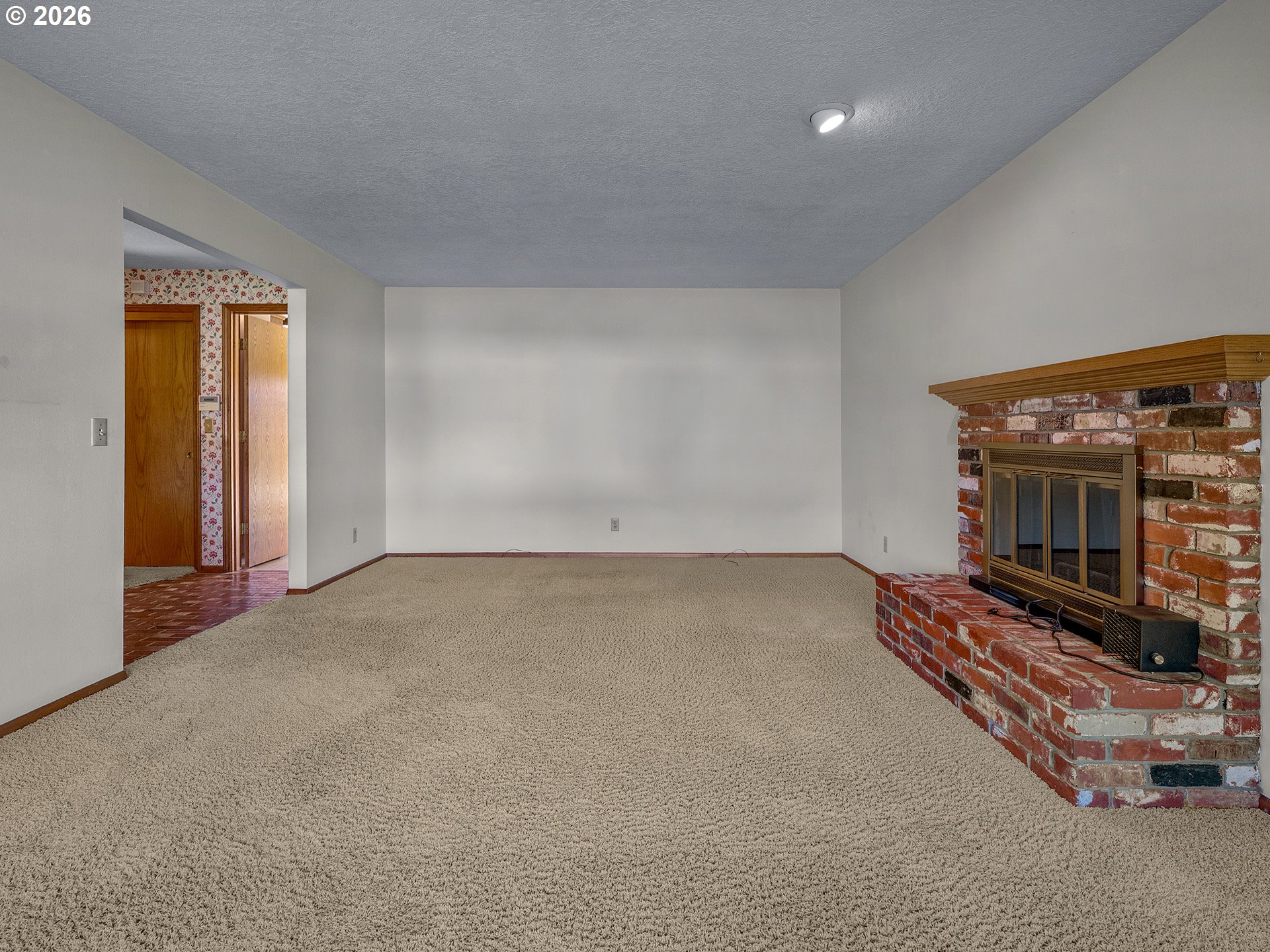 1260 NE OLEANDER LN