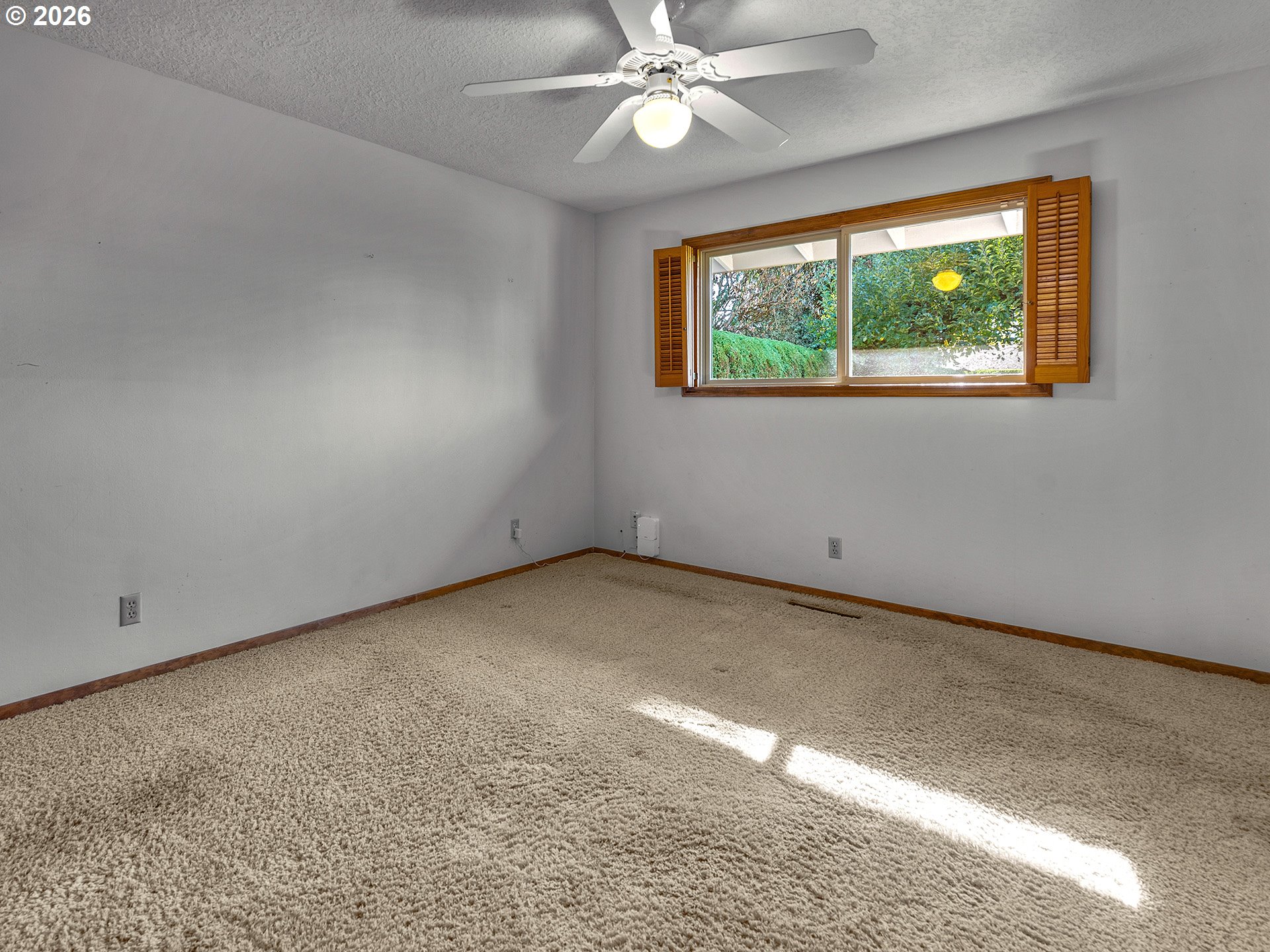 1260 NE OLEANDER LN