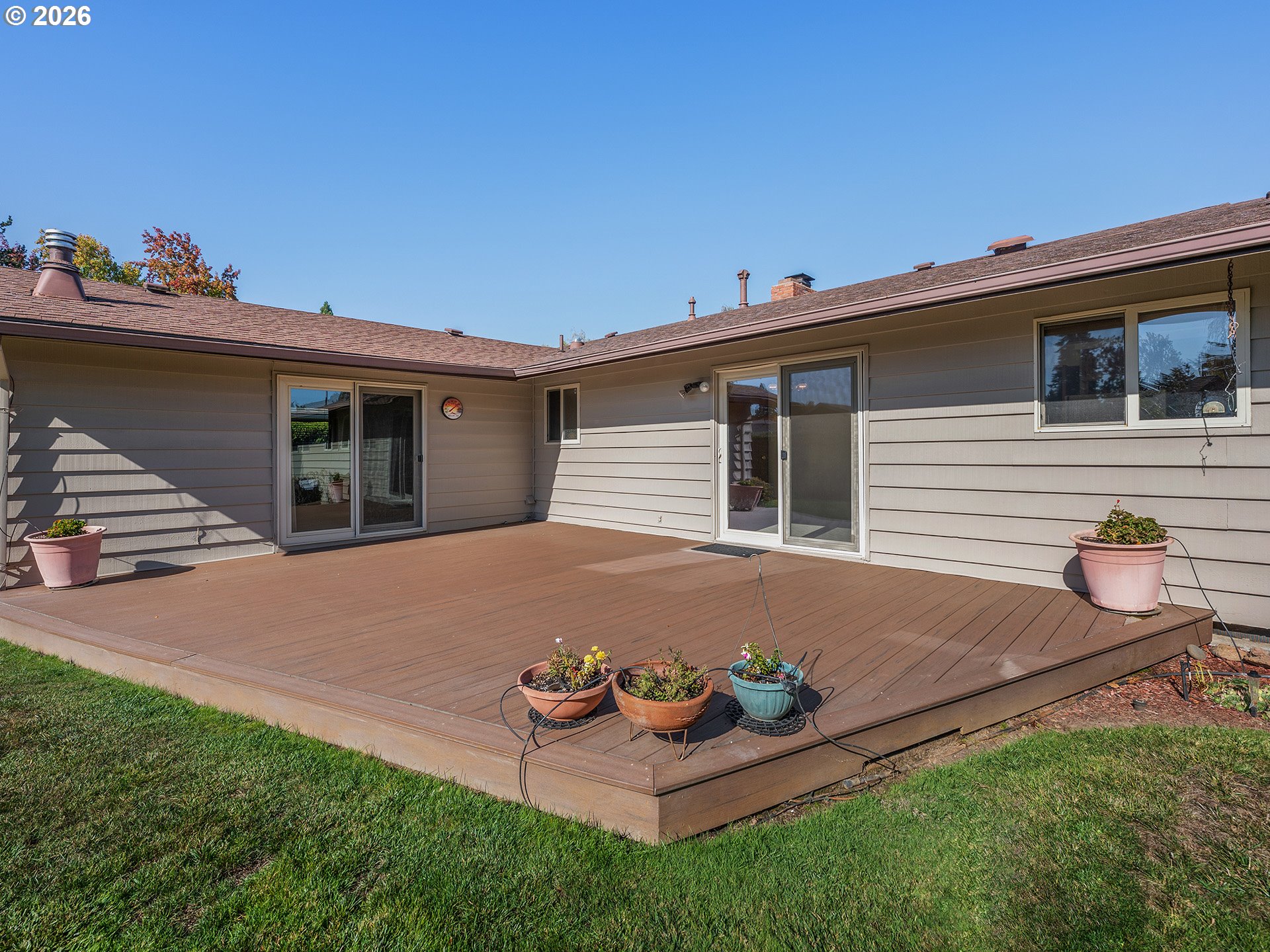 1260 NE OLEANDER LN