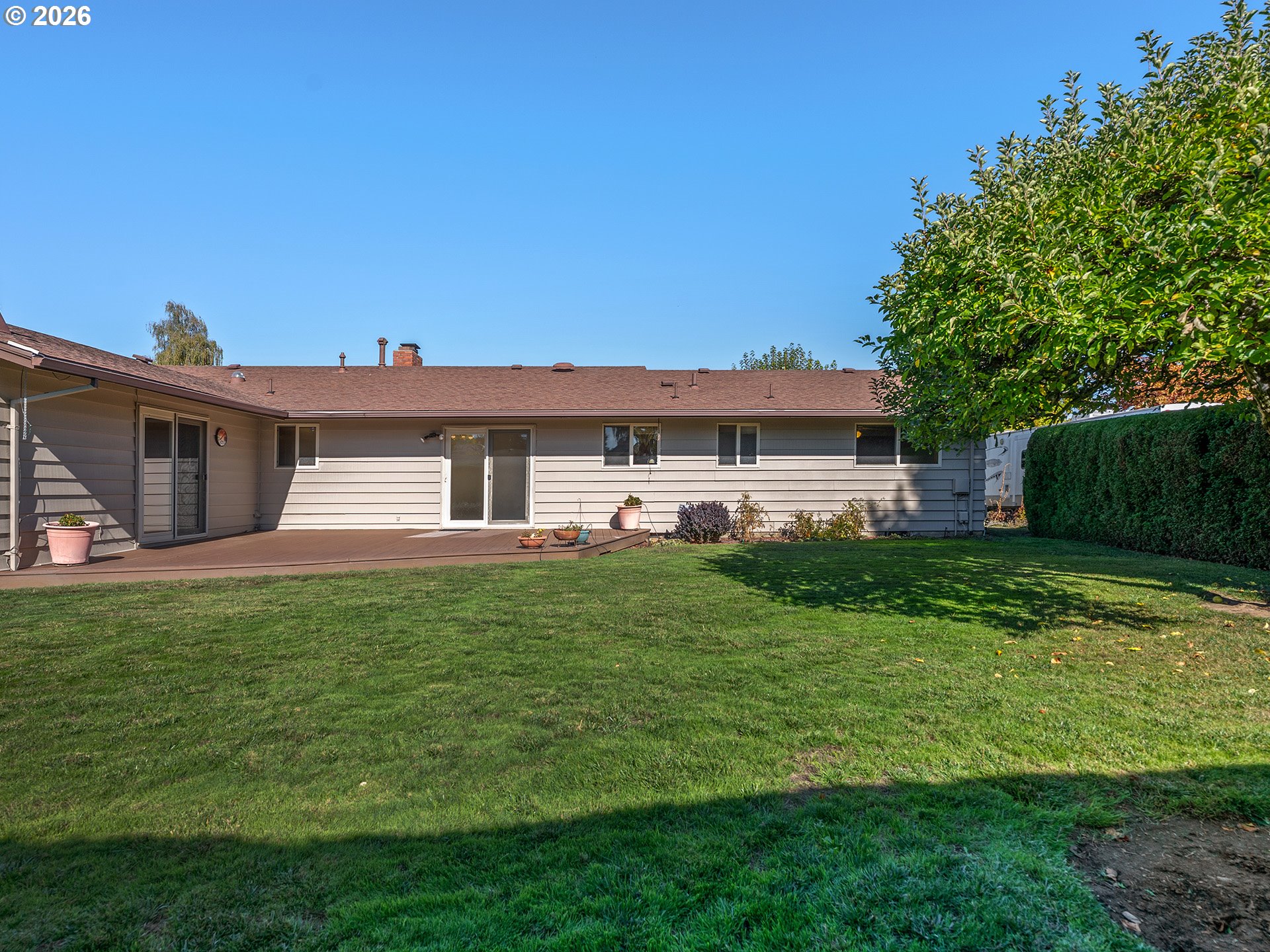 1260 NE OLEANDER LN