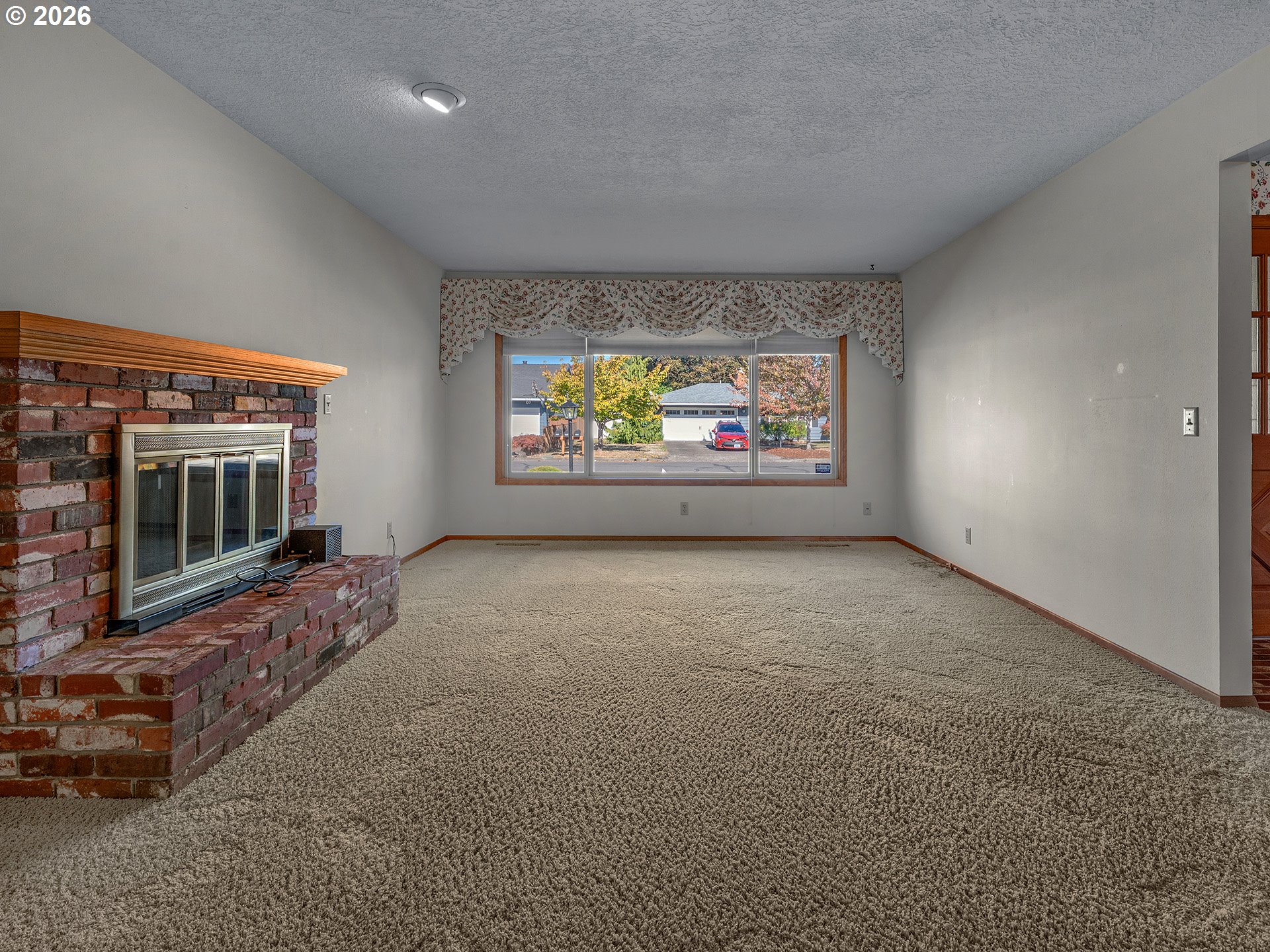 1260 NE OLEANDER LN