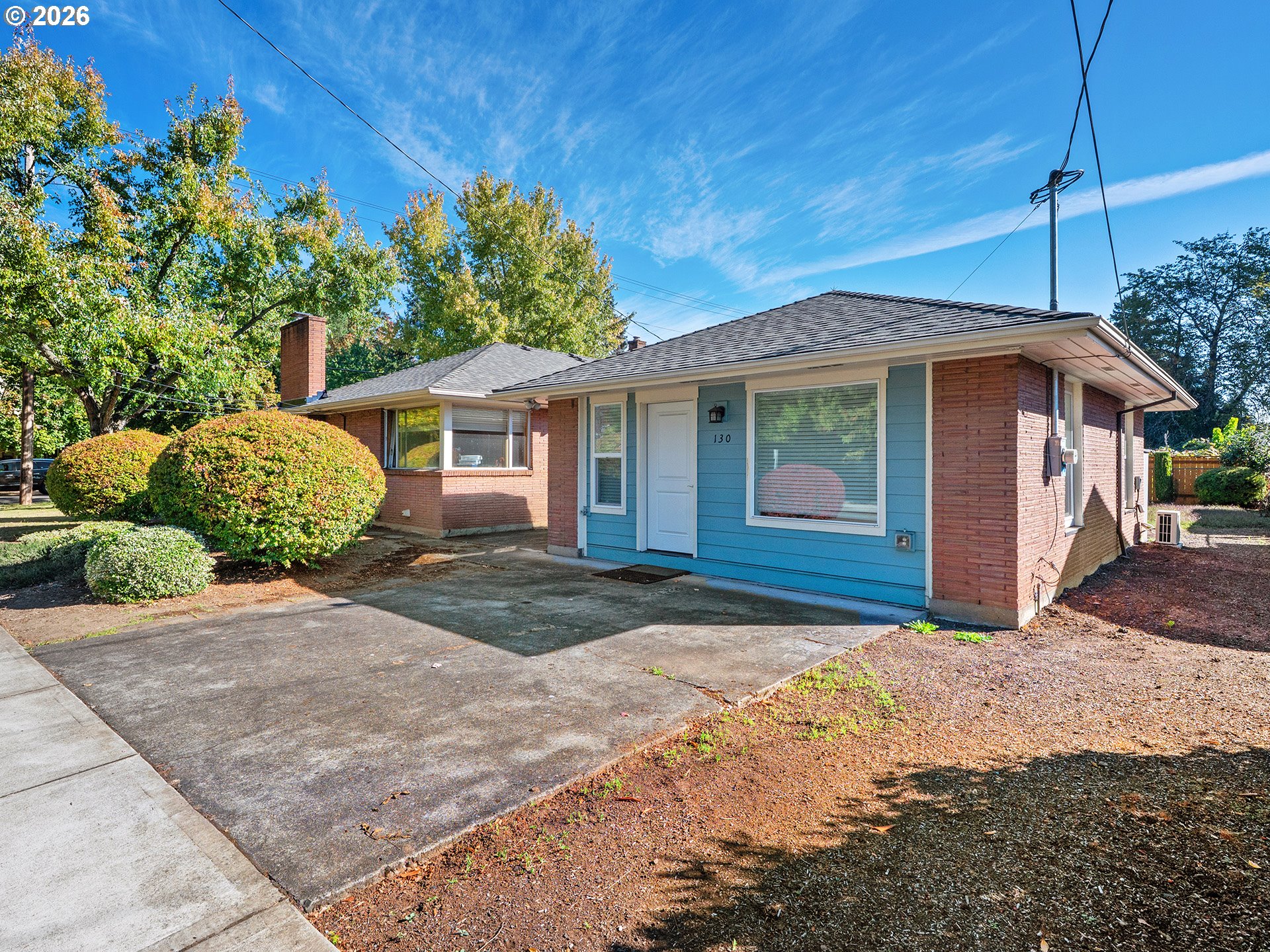 912 E MAIN ST