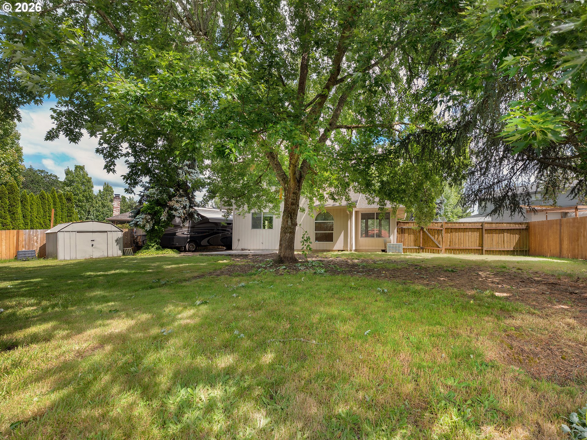 5137 NE STABLE DR