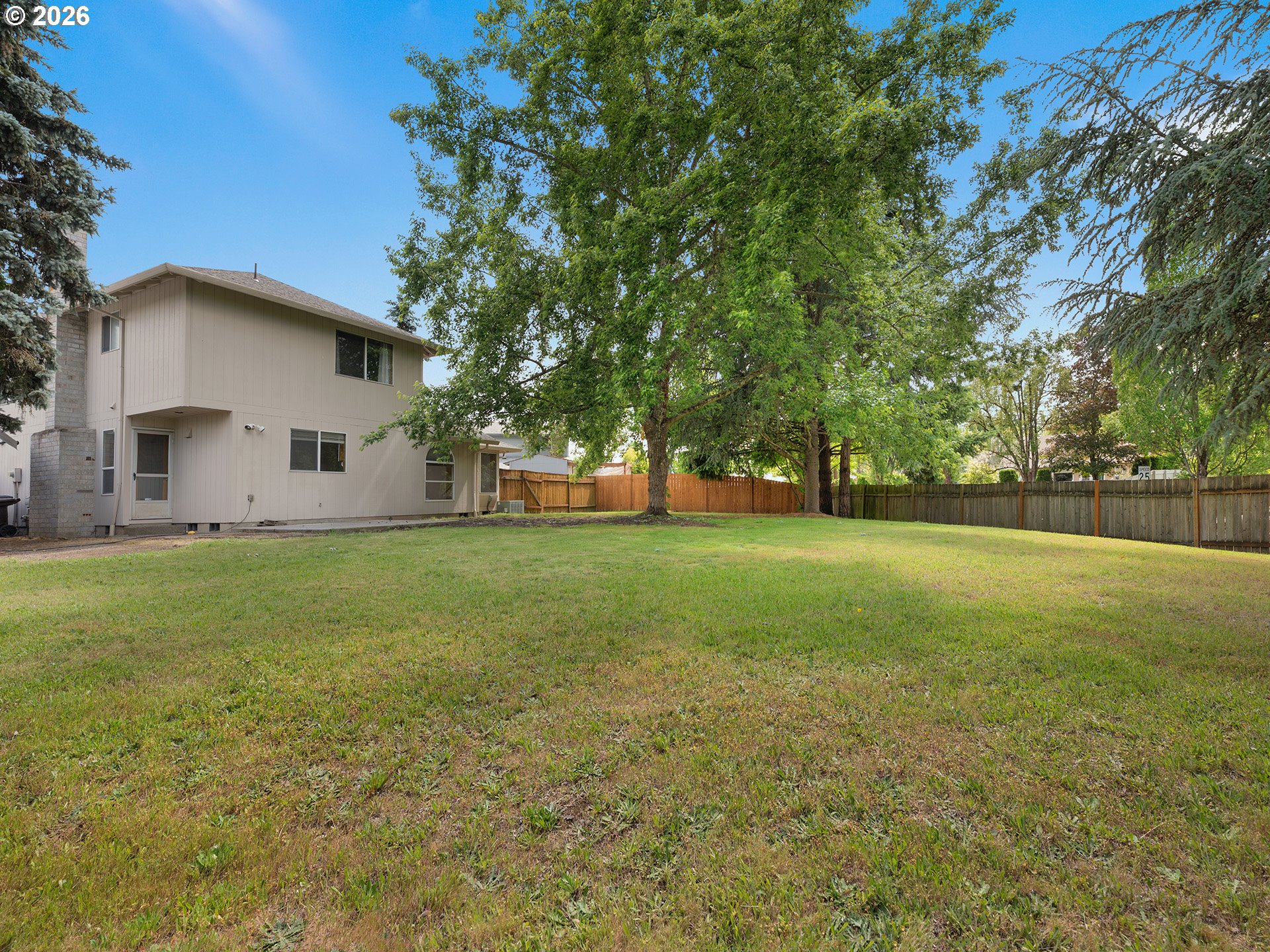 5137 NE STABLE DR