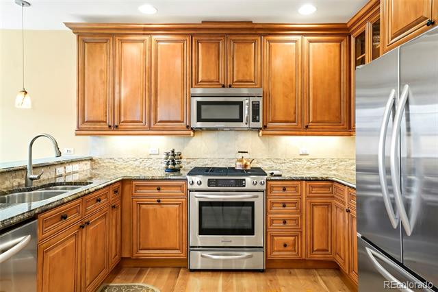 150 S Madison Street Unit: 208