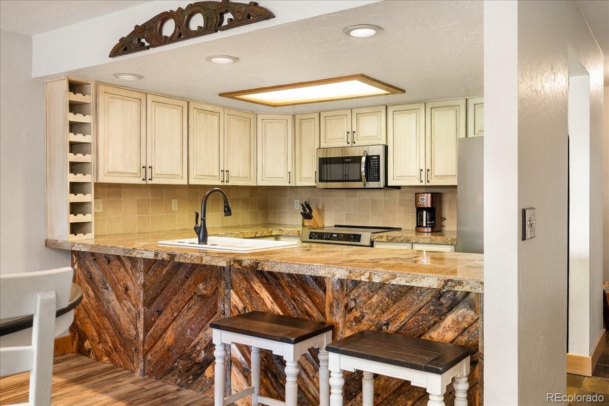 605 Lake Front Road Unit: 8