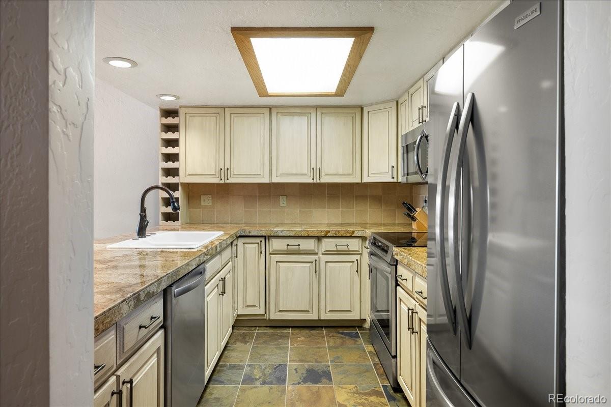 605 Lake Front Road Unit: 8