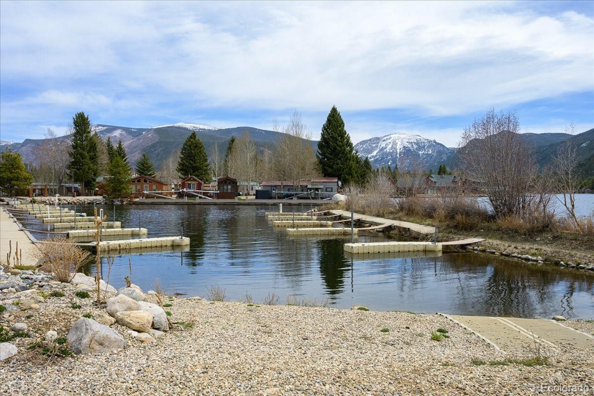 605 Lake Front Road Unit: 8