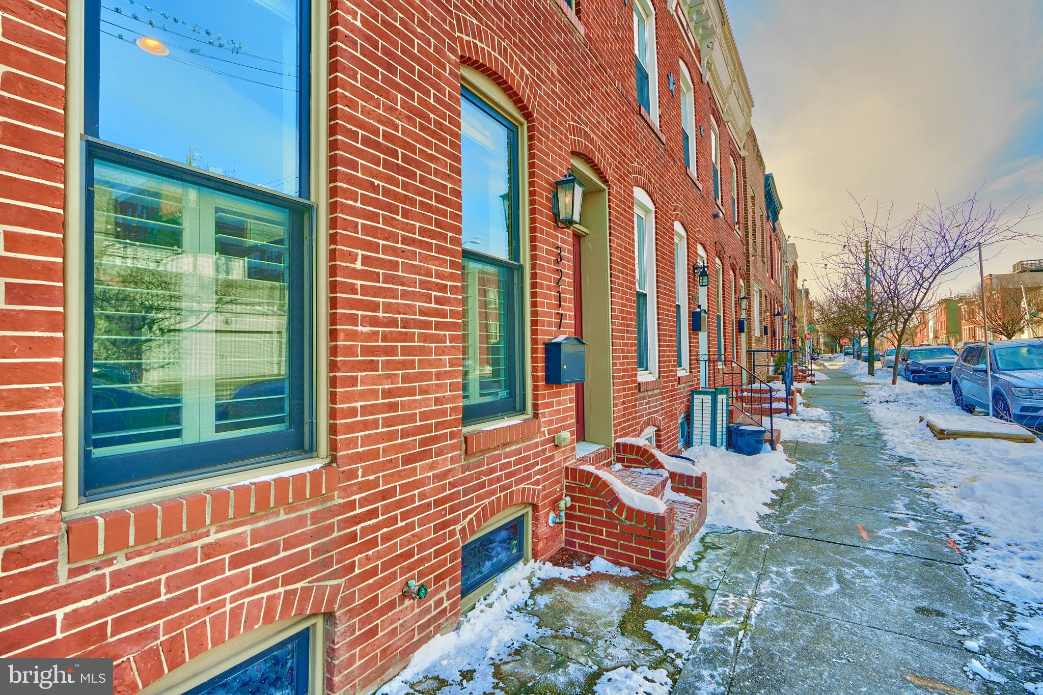 3217 Dillon St