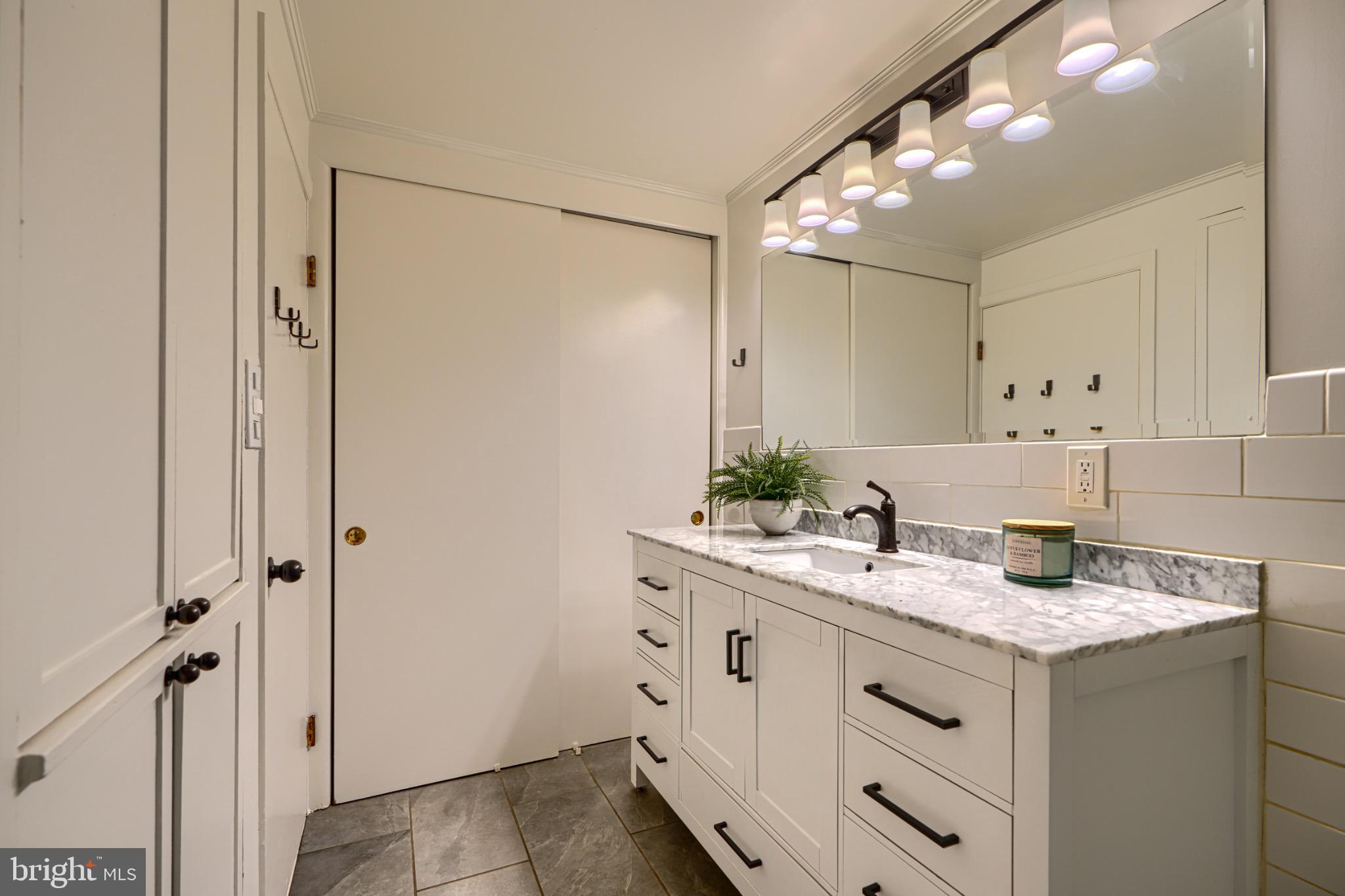 715 LOVEGROVE