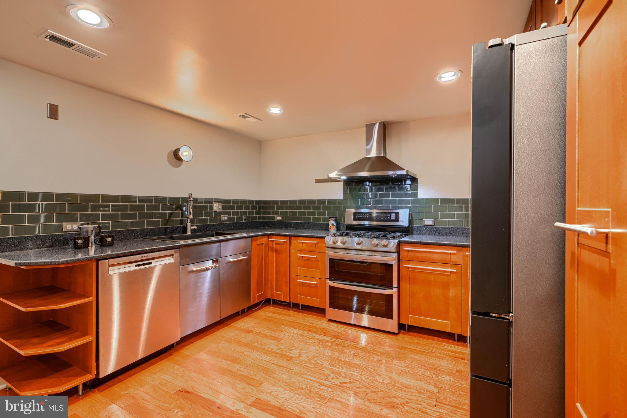 715 LOVEGROVE