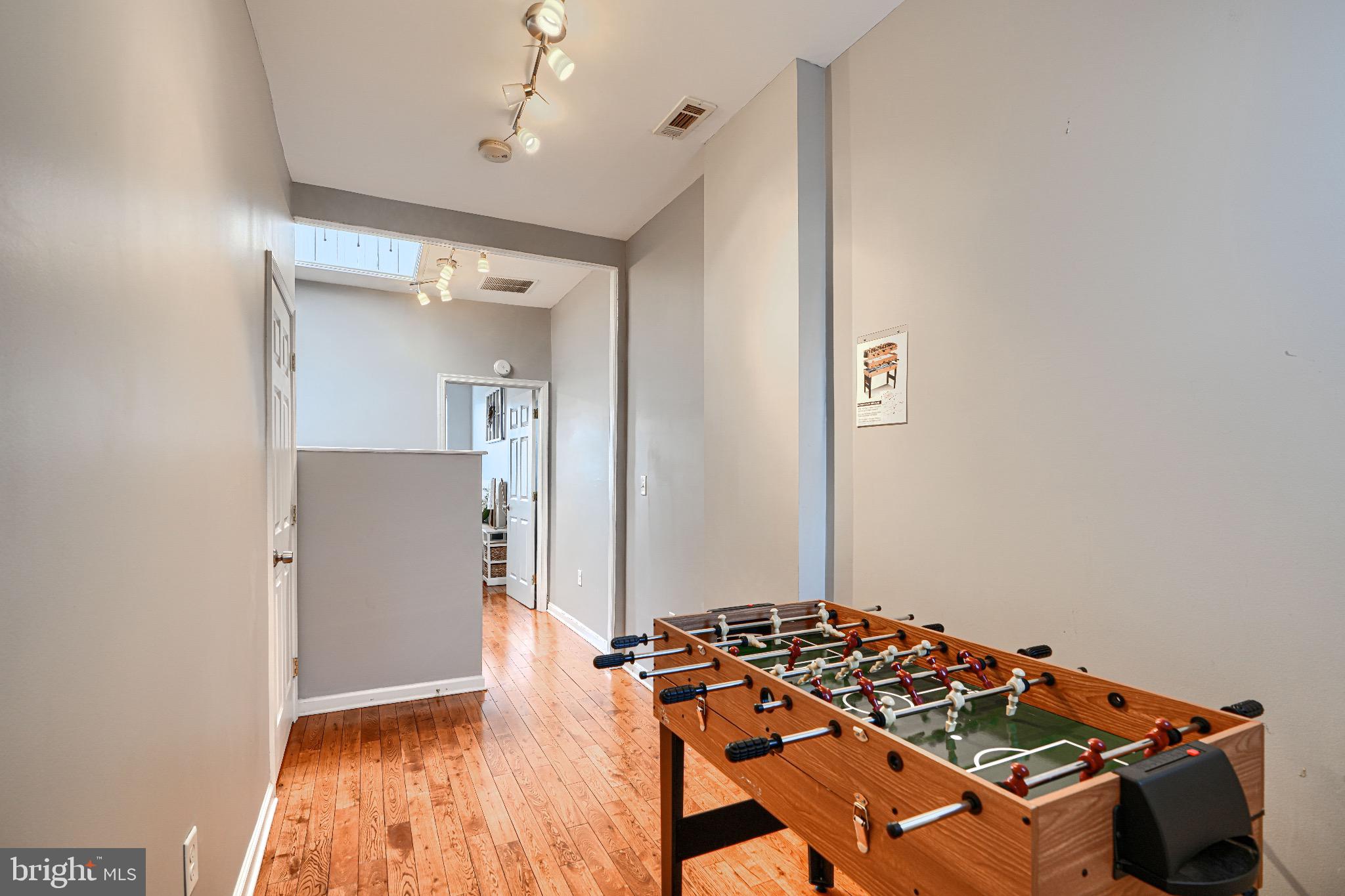 1410 E OLIVER STREET