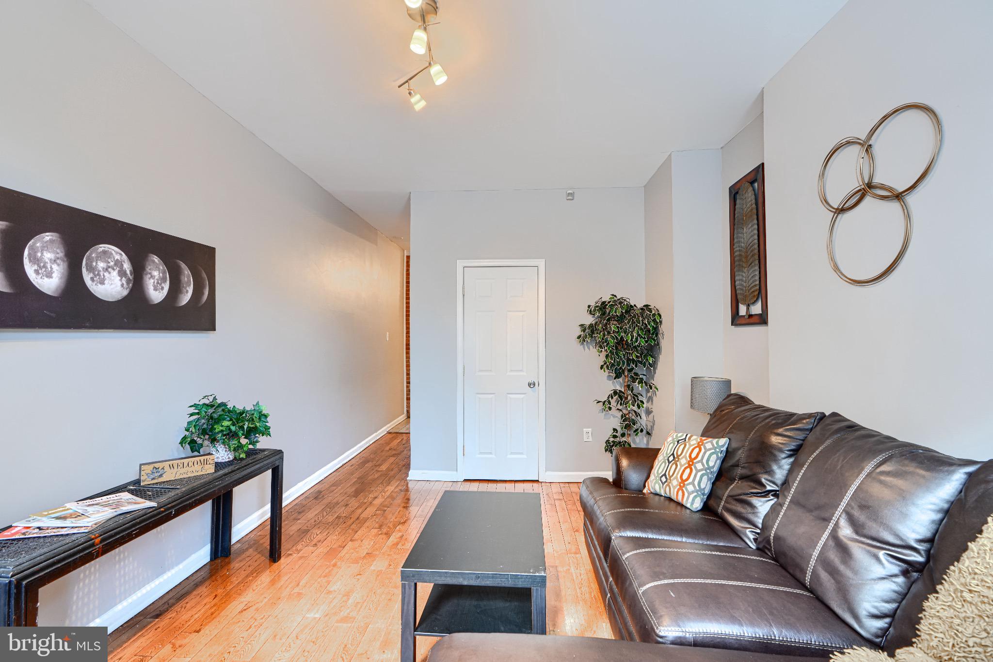 1410 E OLIVER STREET