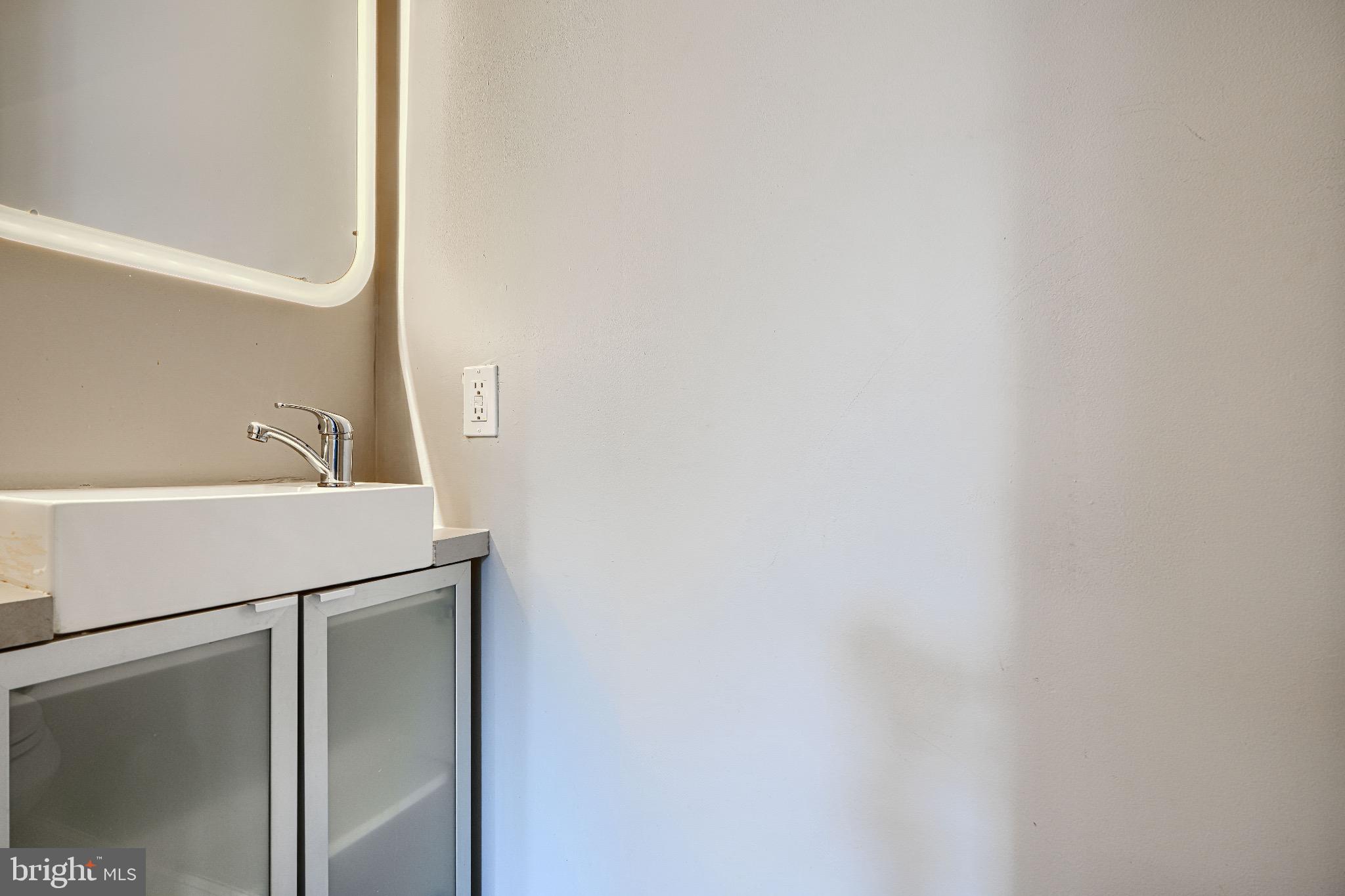 1410 E OLIVER STREET