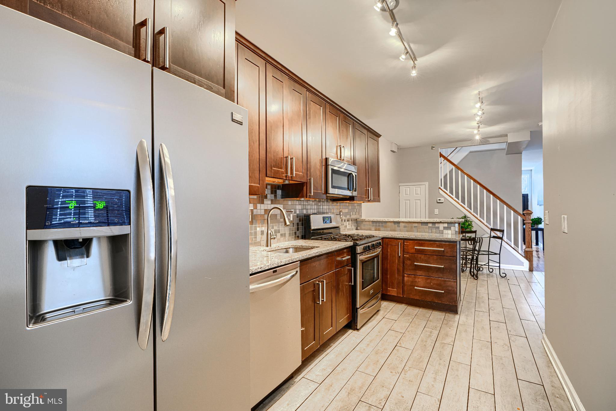 1410 E OLIVER STREET