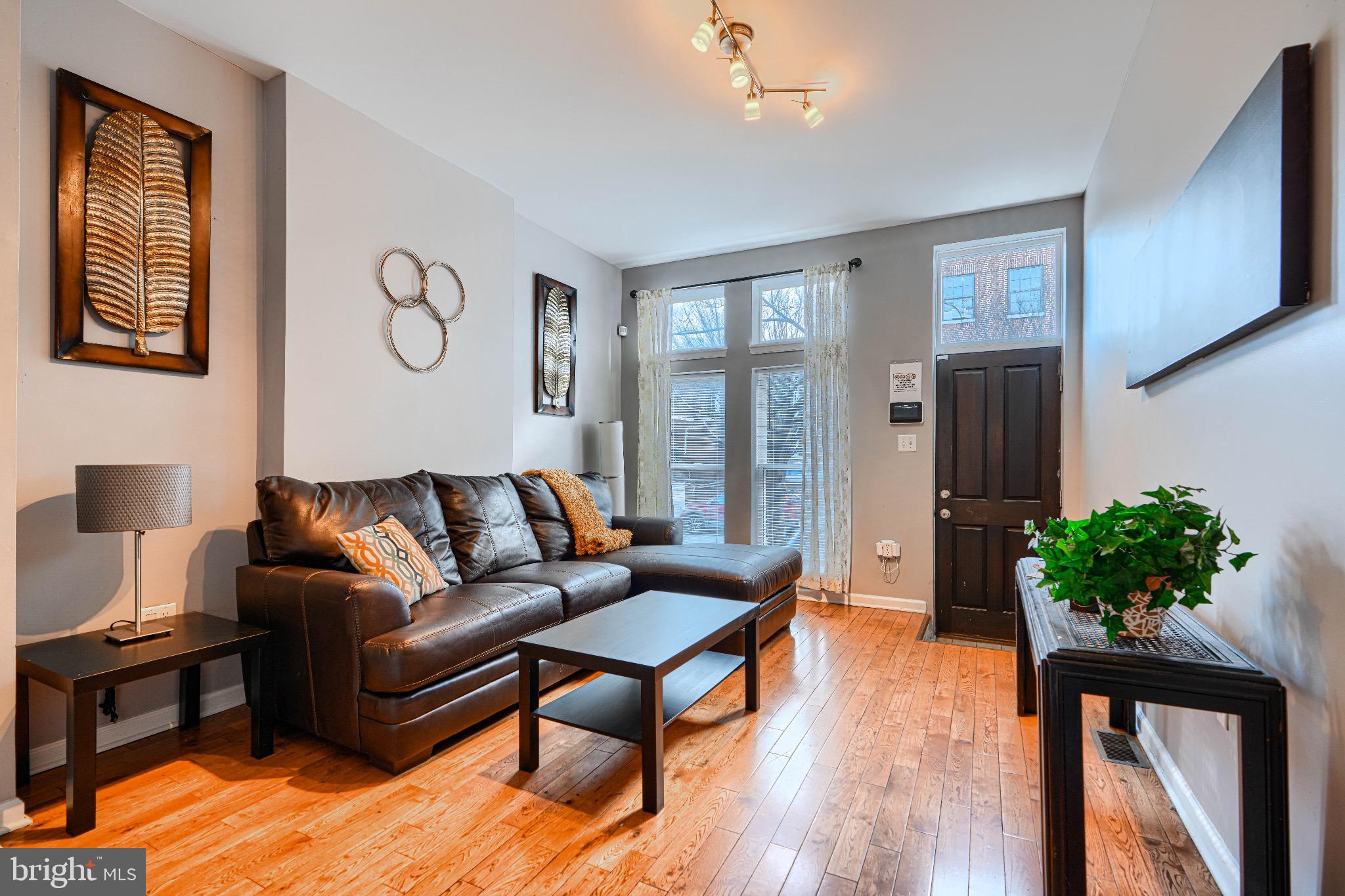 1410 E OLIVER STREET