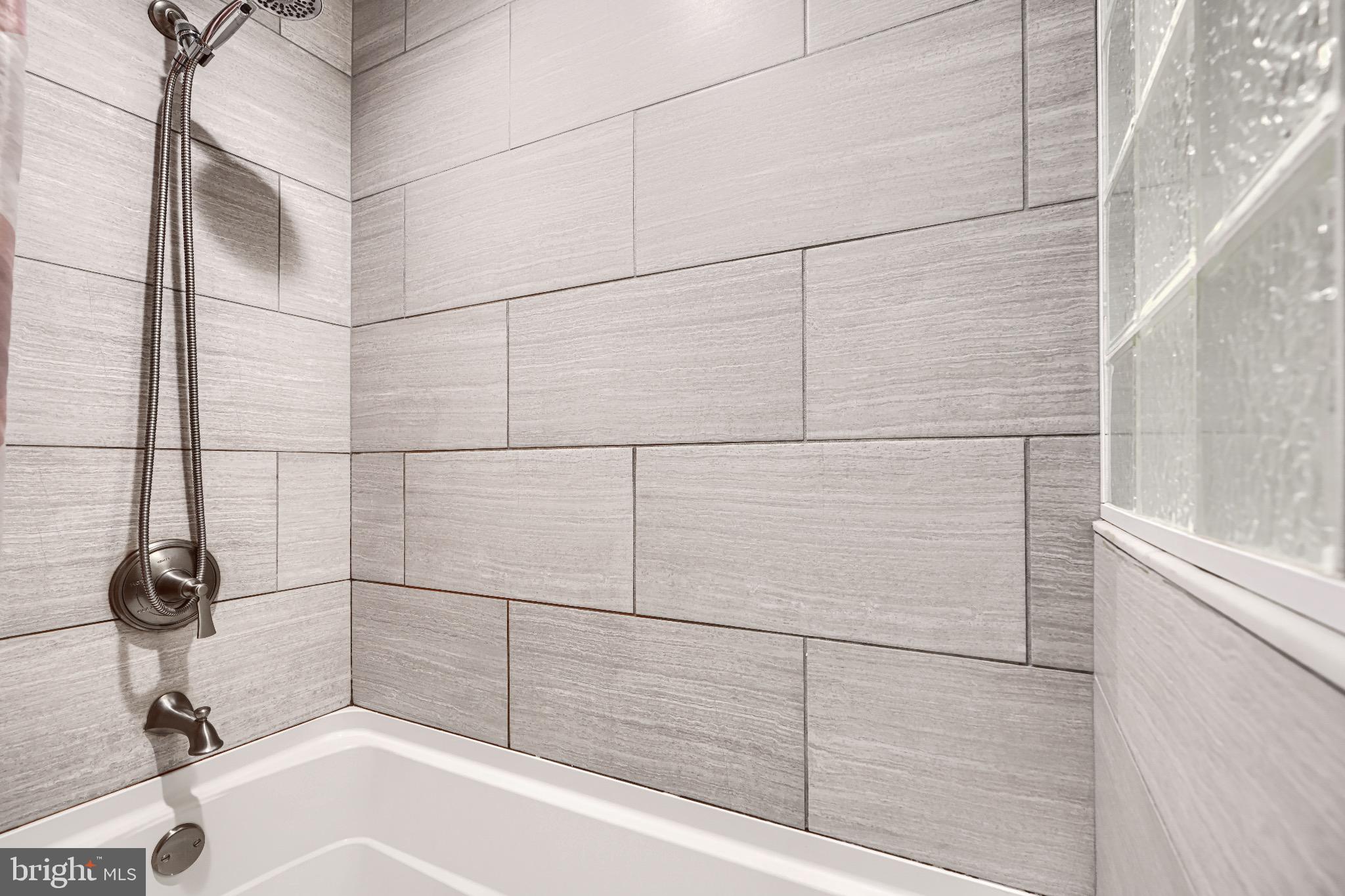 1410 E OLIVER STREET