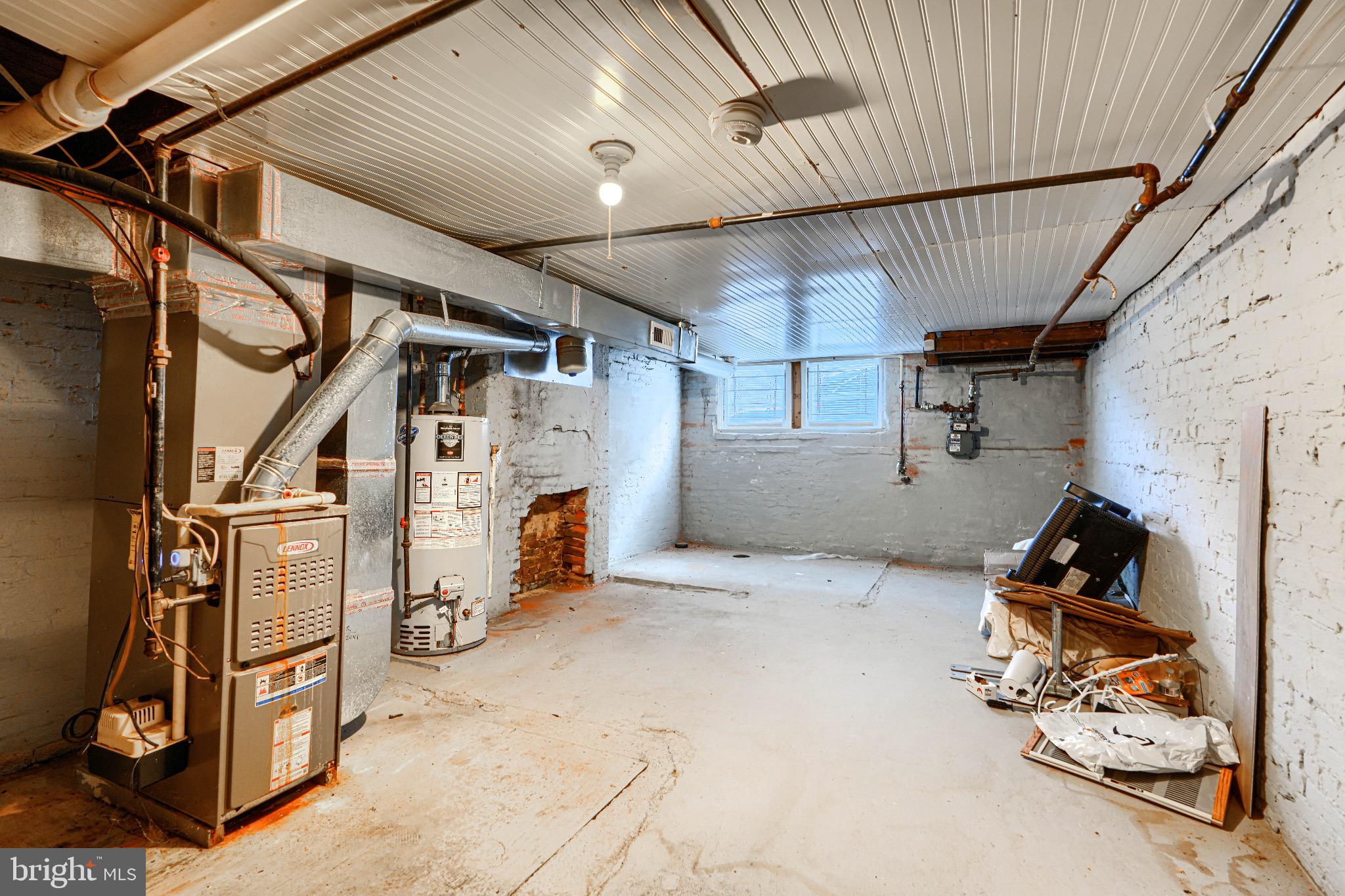 1410 E OLIVER STREET