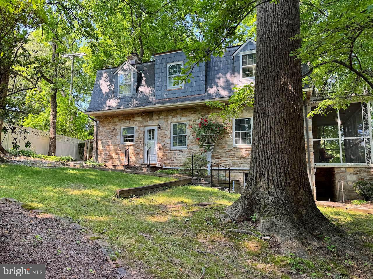 701 Hillen Rd