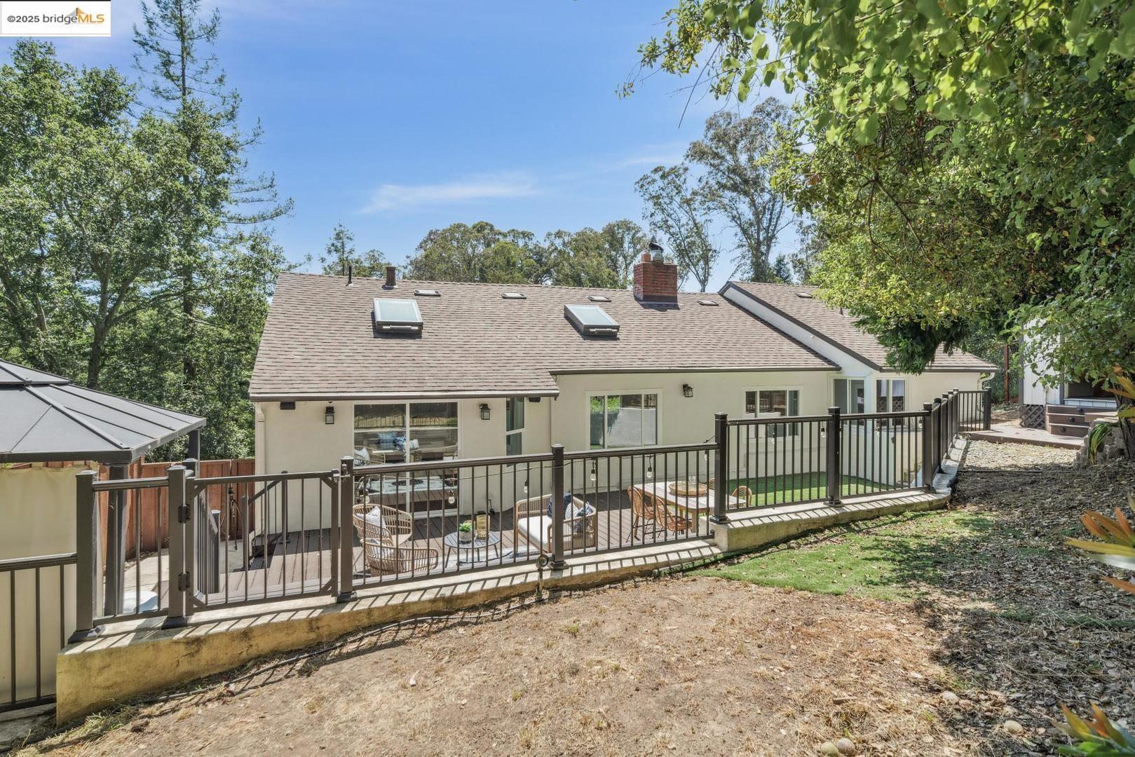 1684 Arrowhead DR