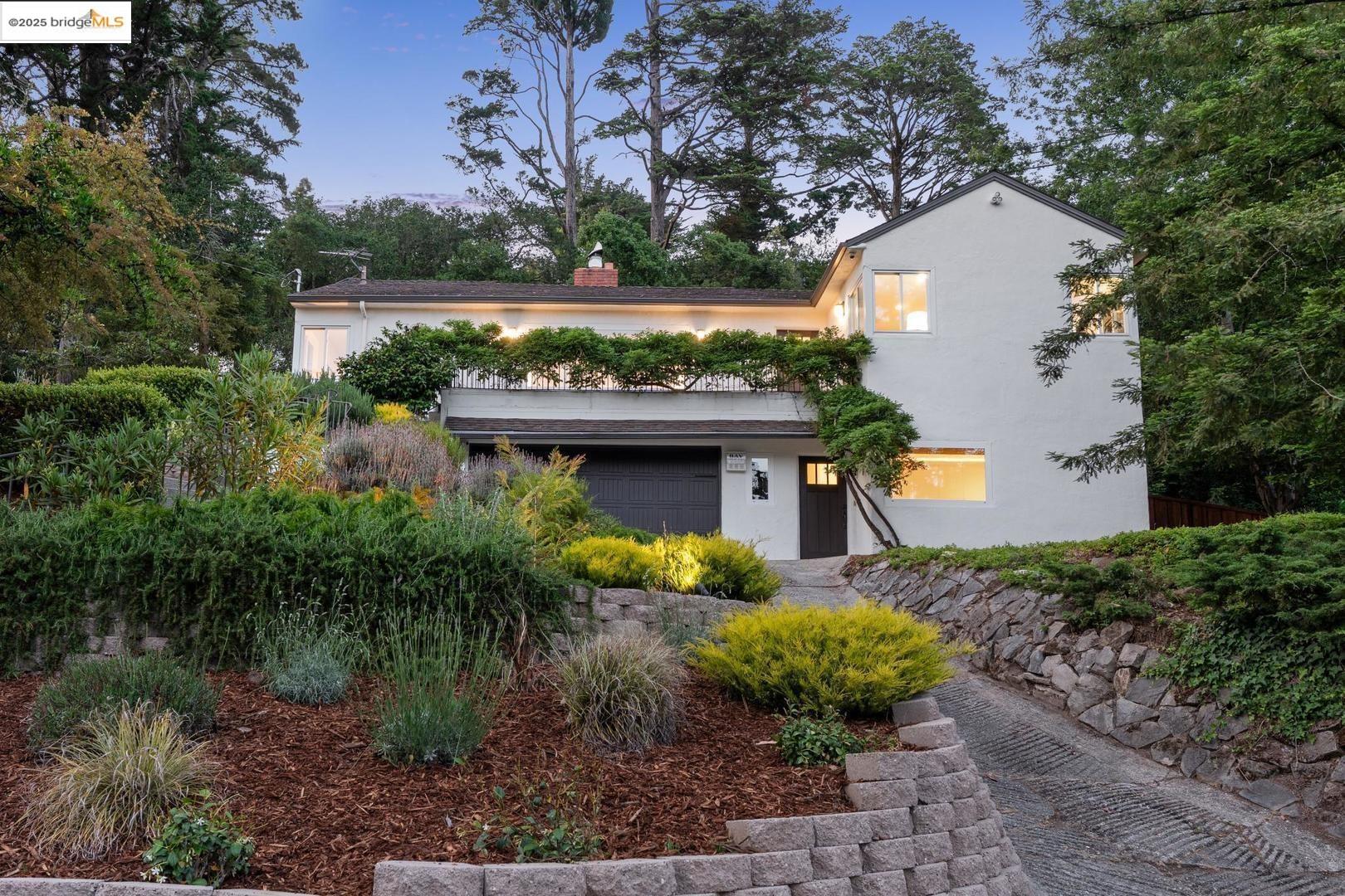 1684 Arrowhead DR