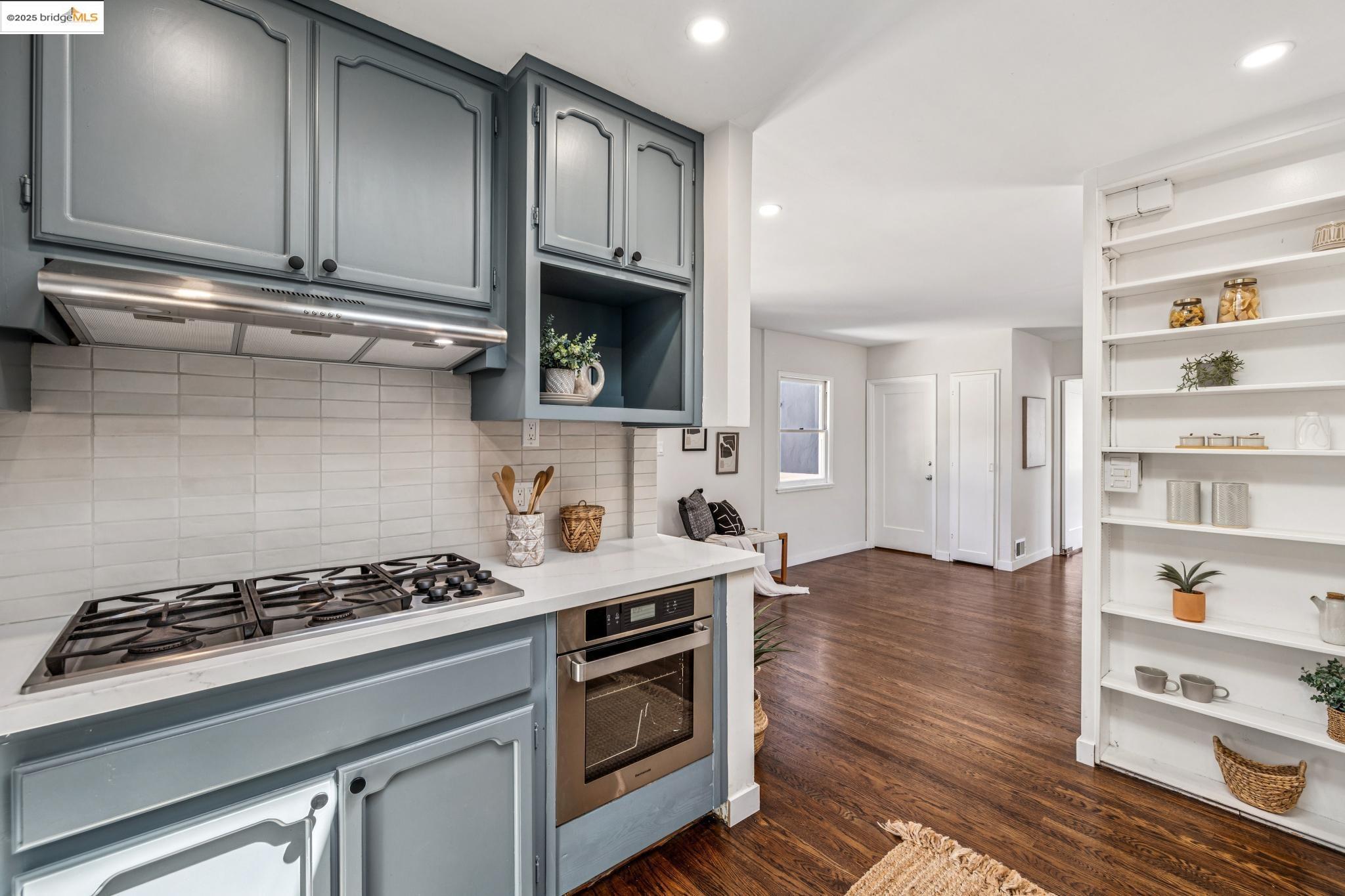 1635 Ocean View
