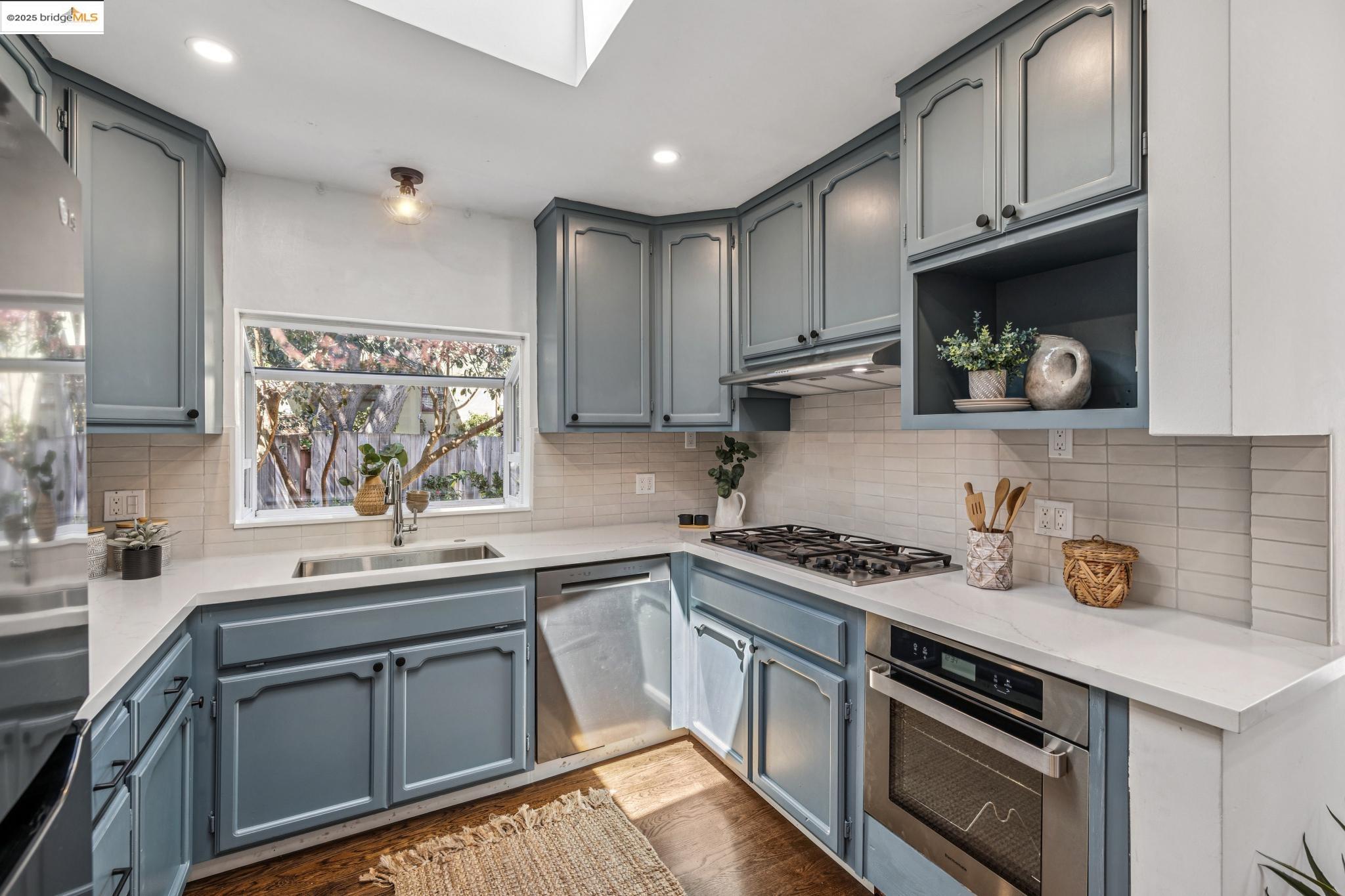 1635 Ocean View