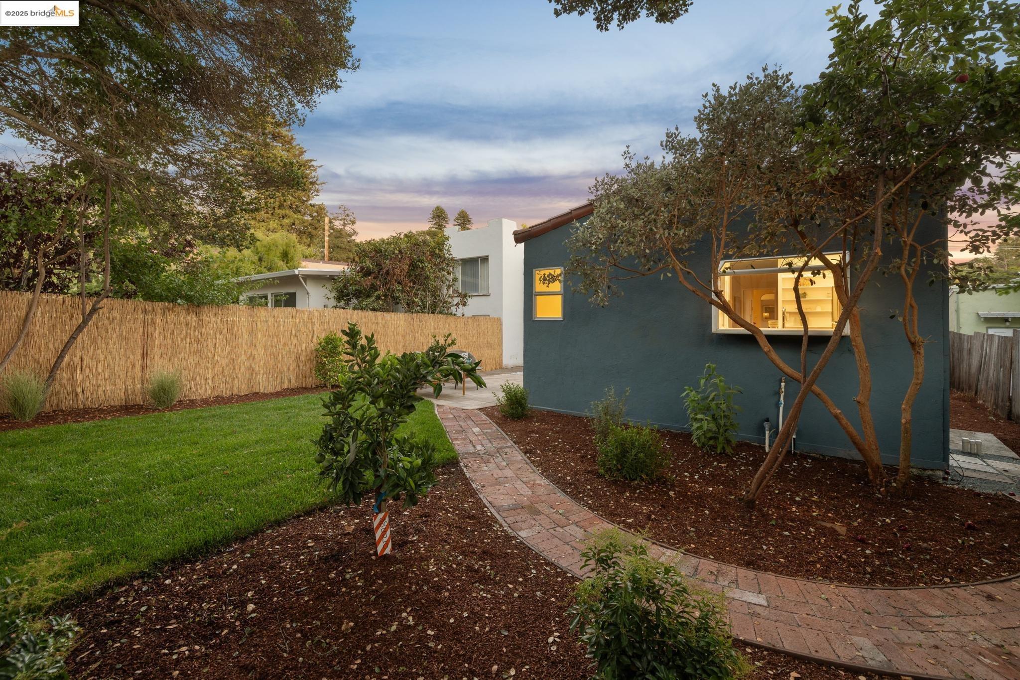 1635 Ocean View