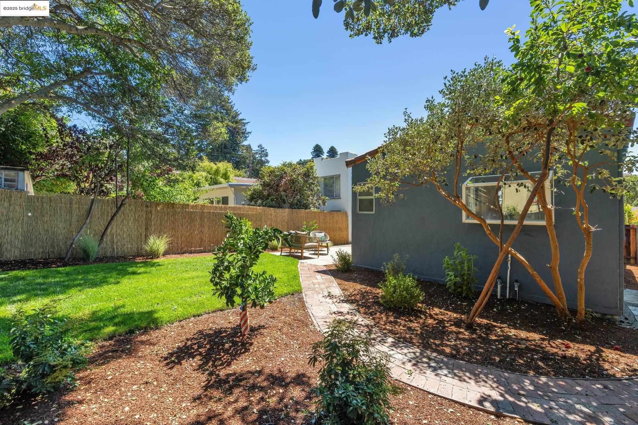 1635 Ocean View