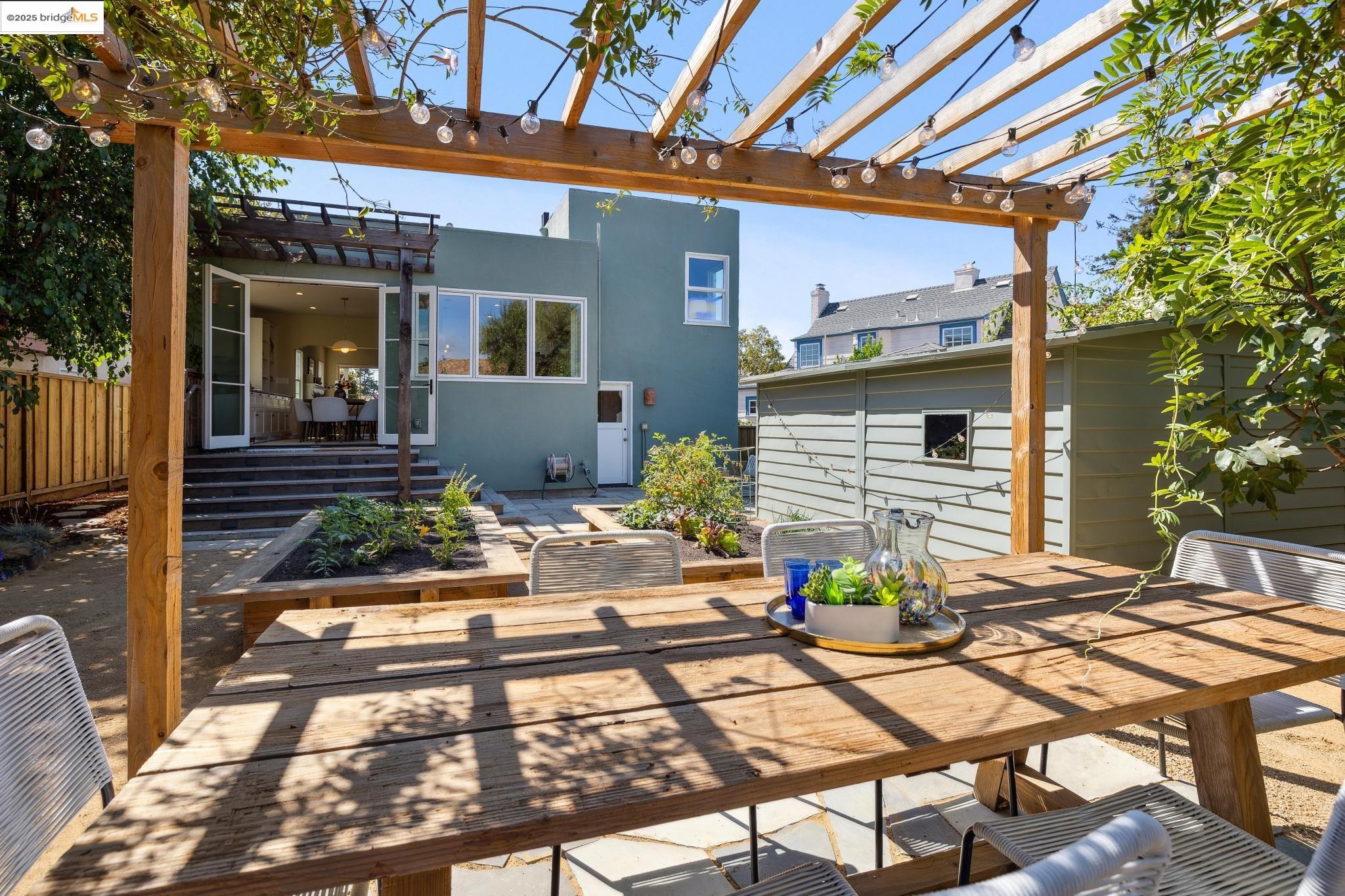 1511 Rose St