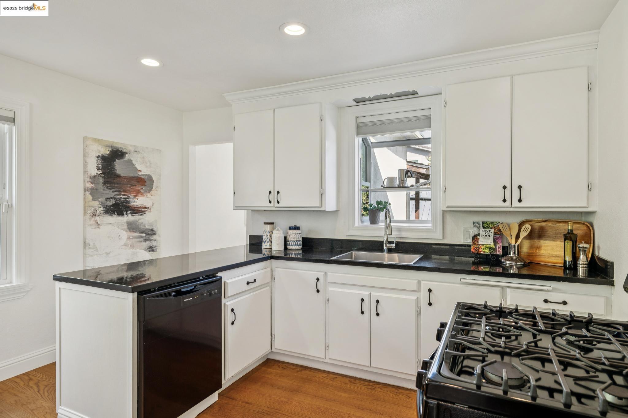 3162 Sydney WAY