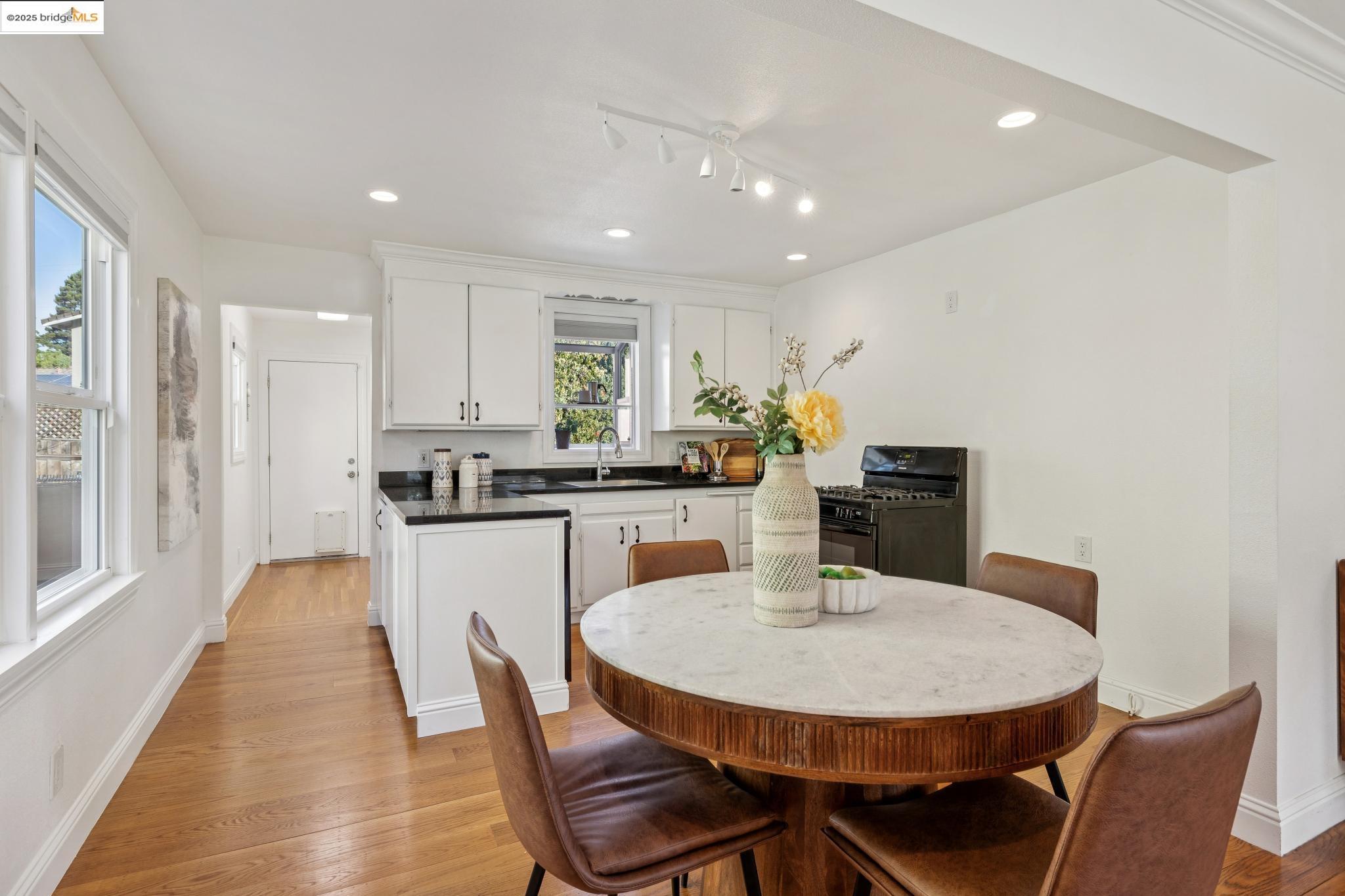 3162 Sydney WAY