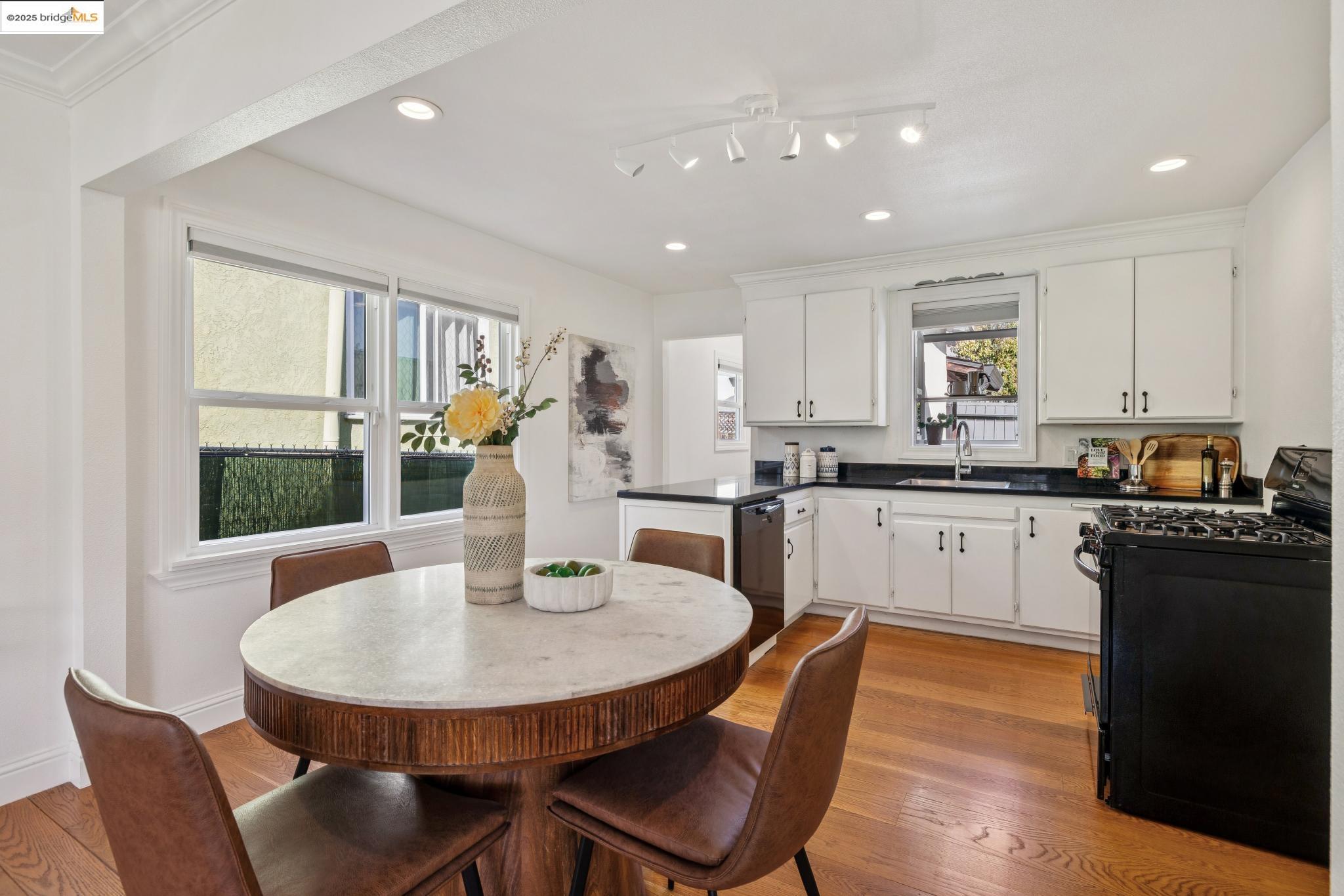 3162 Sydney WAY