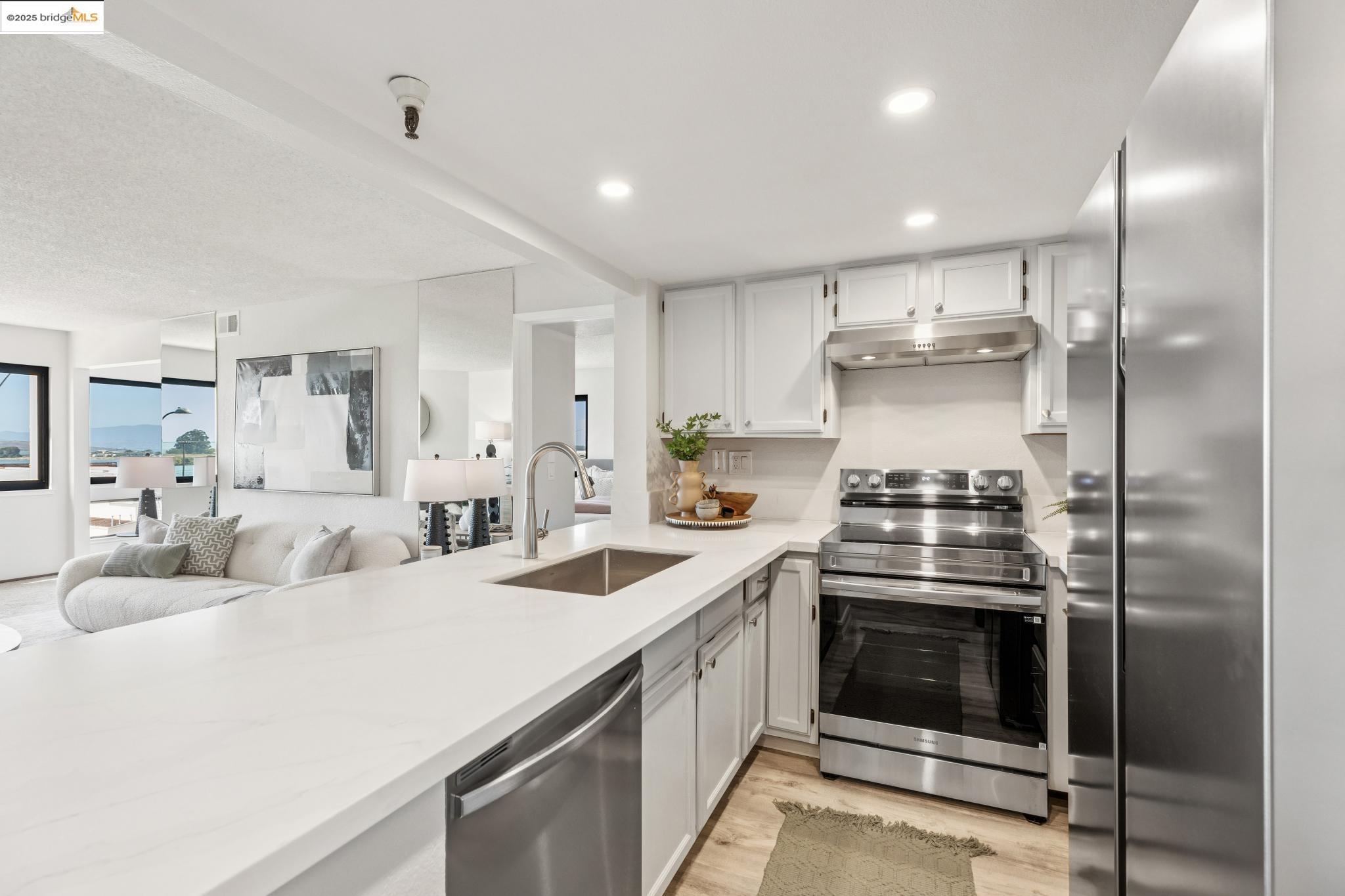 545 Pierce St # 1206