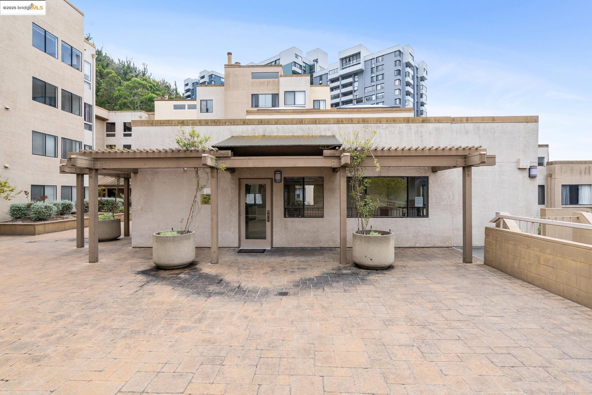 545 Pierce St # 1206