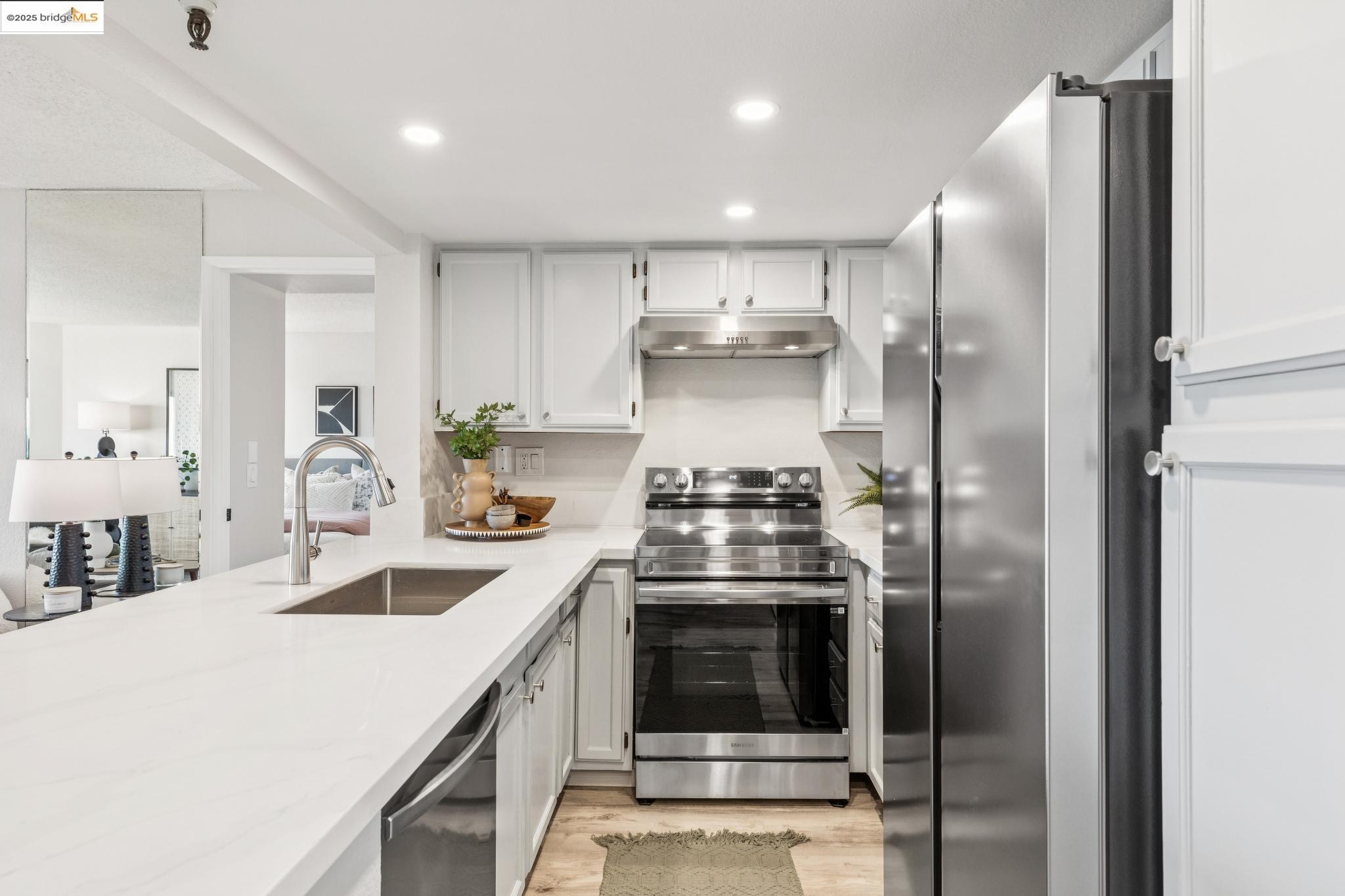 545 Pierce St # 1206