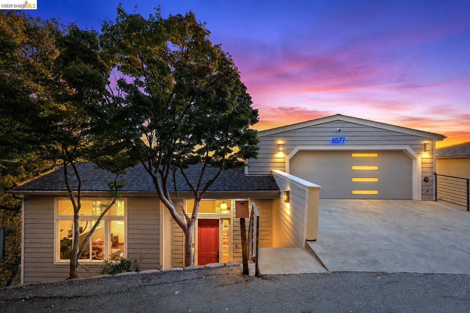 6577 Glen Oaks Way