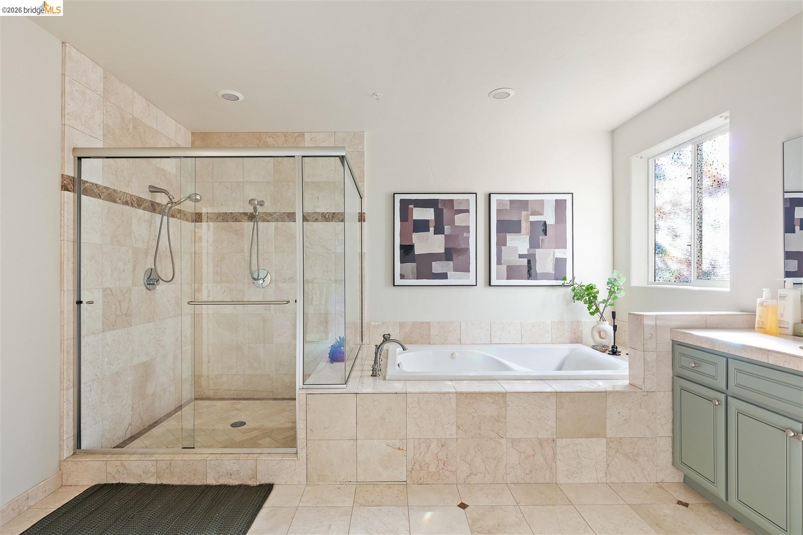 6577 Glen Oaks Way