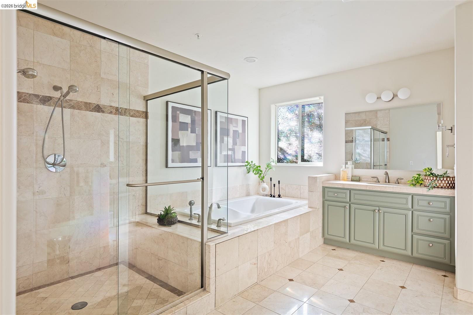 6577 Glen Oaks Way