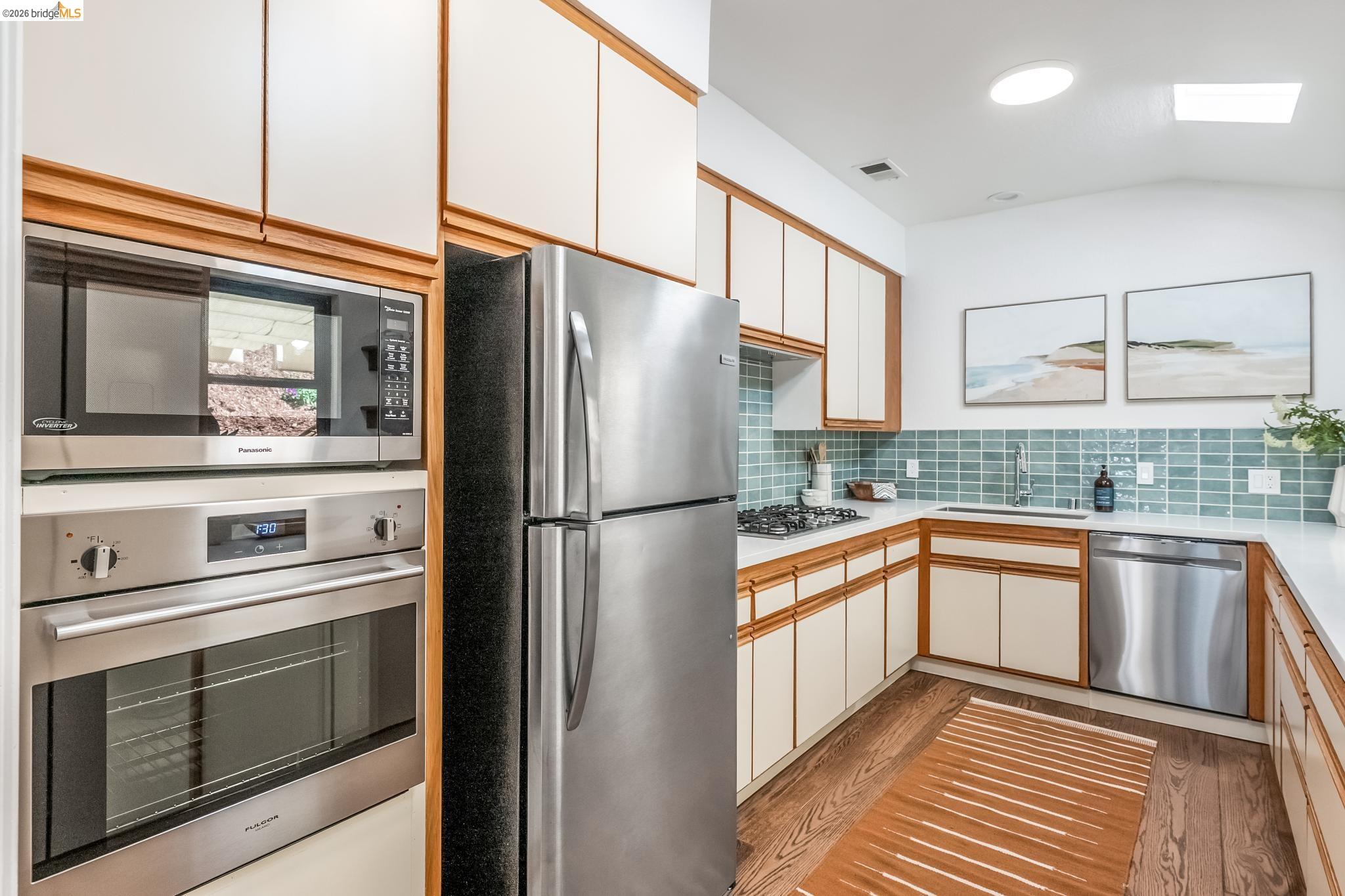 33 Valley Dr