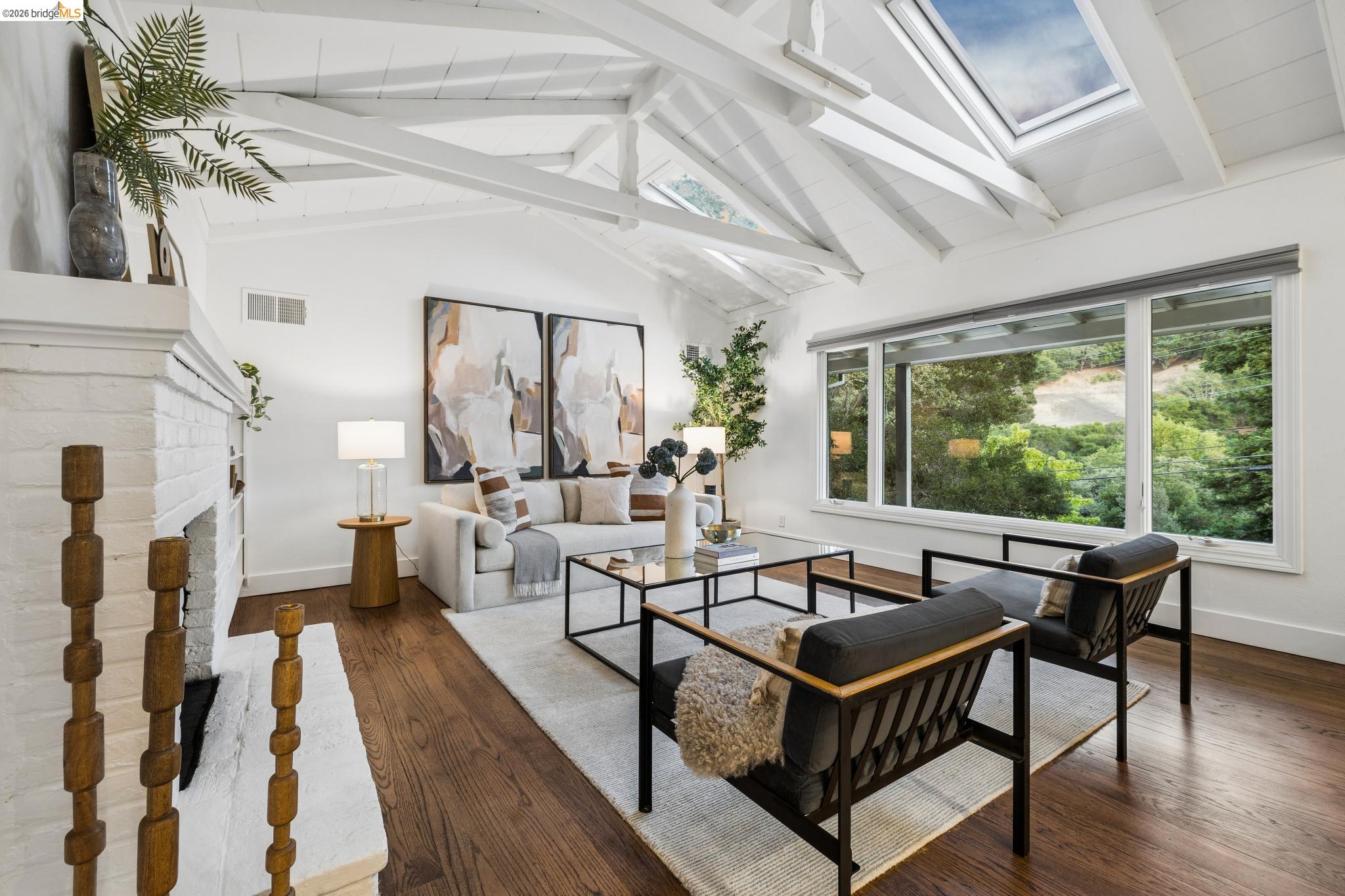 33 Valley Dr