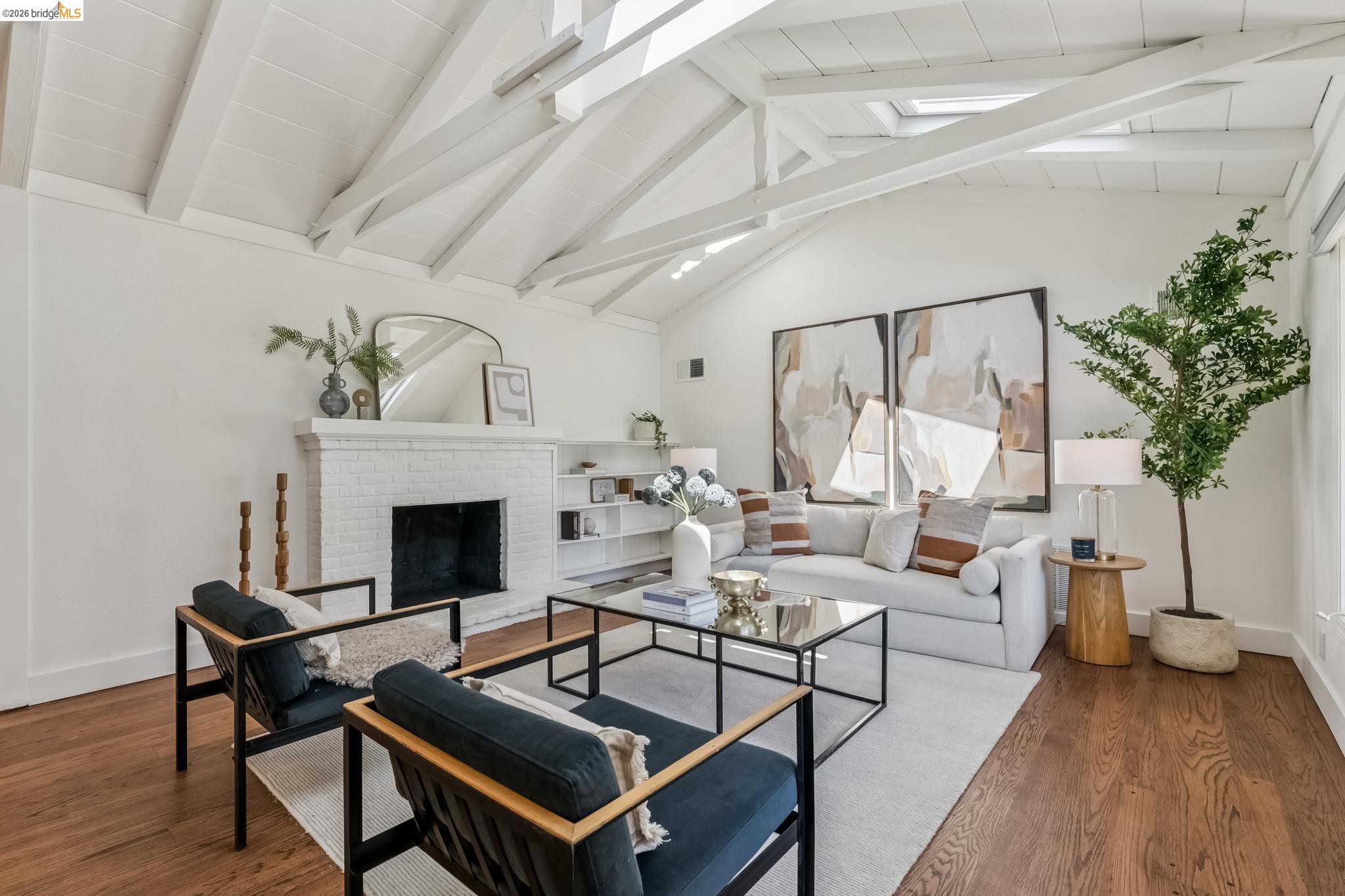 33 Valley Dr