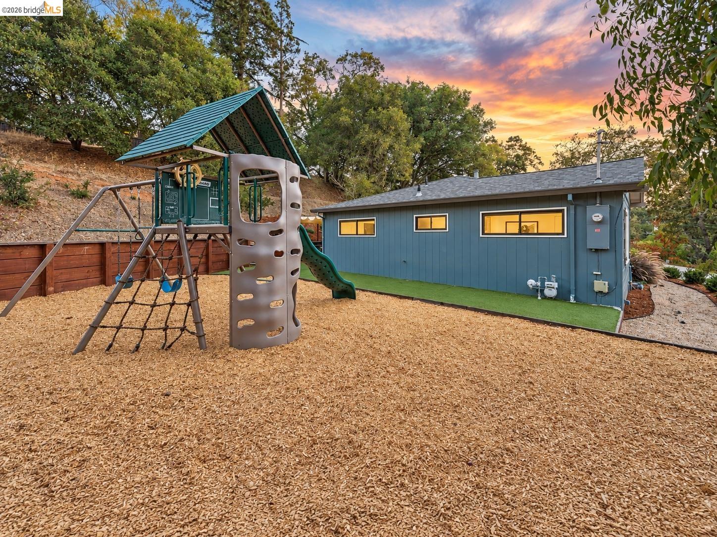 33 Valley Dr